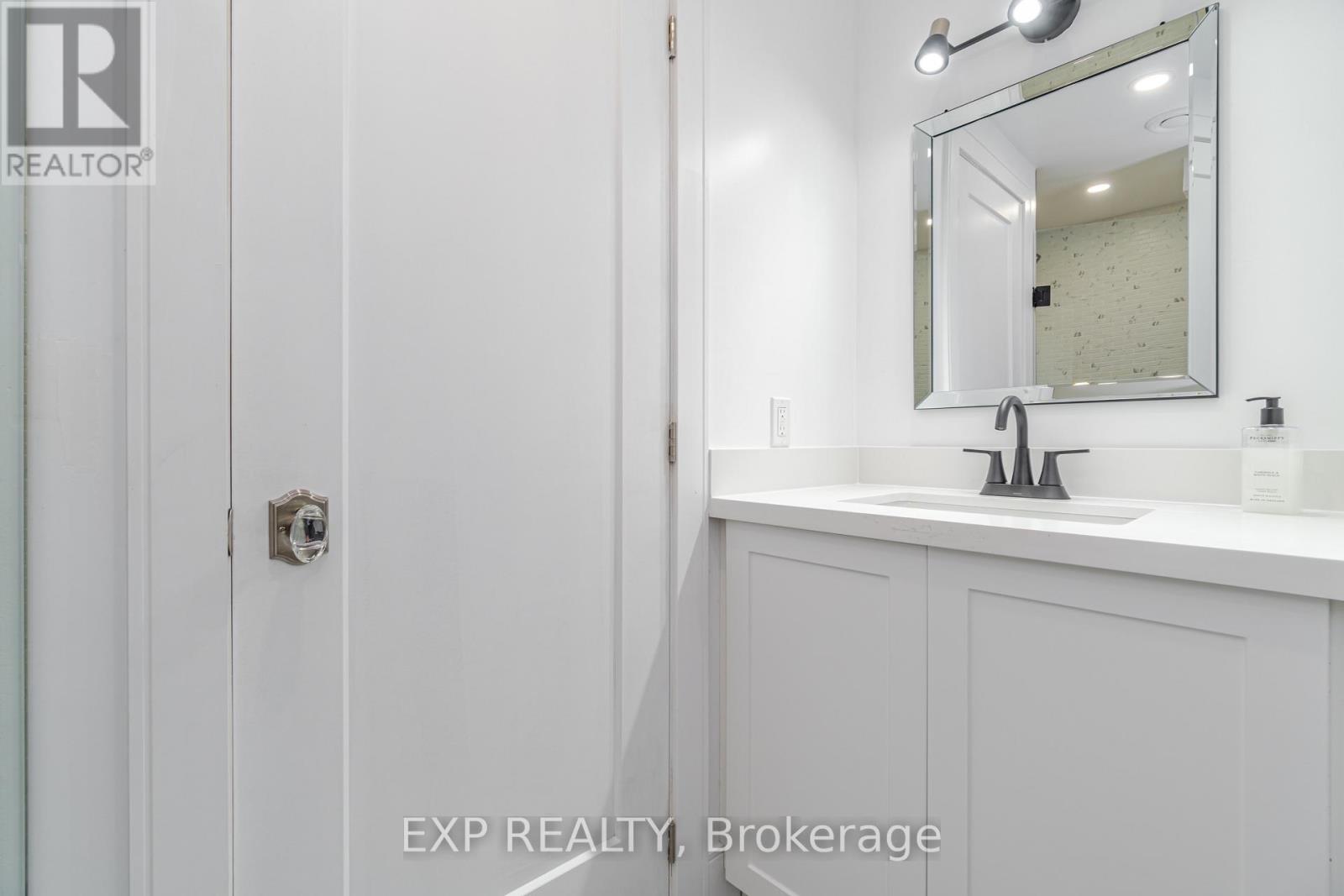 Laneway - 581 Crawford Street, Toronto, Ontario  M6G 3K1 - Photo 22 - C12695940