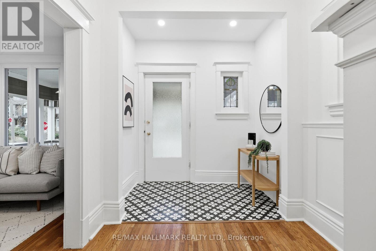 93 Dixon Avenue, Toronto, Ontario  M4L 1N8 - Photo 5 - E12695868