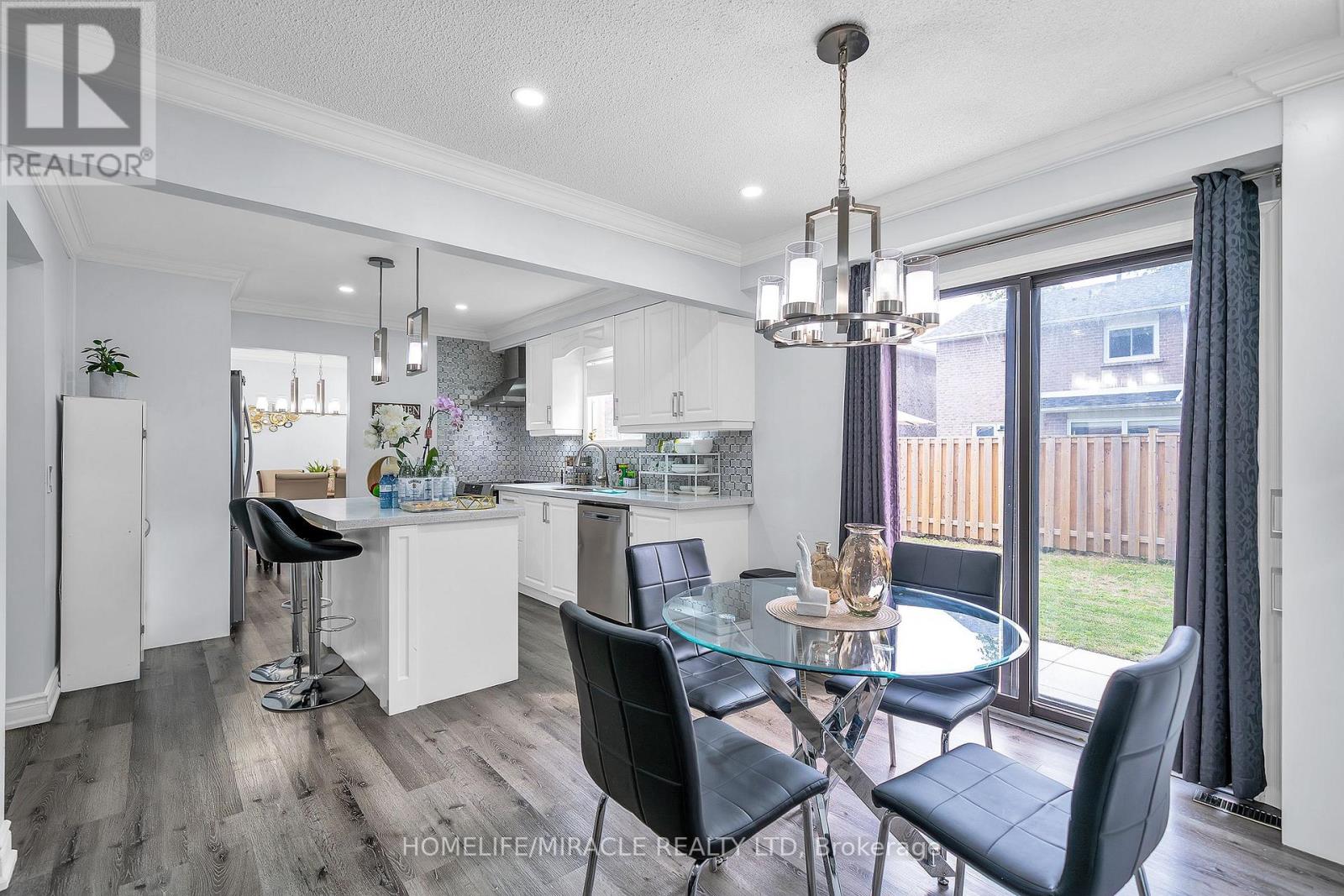 7 Houghton Court, Whitby, Ontario  L1N 8G9 - Photo 15 - E12695978