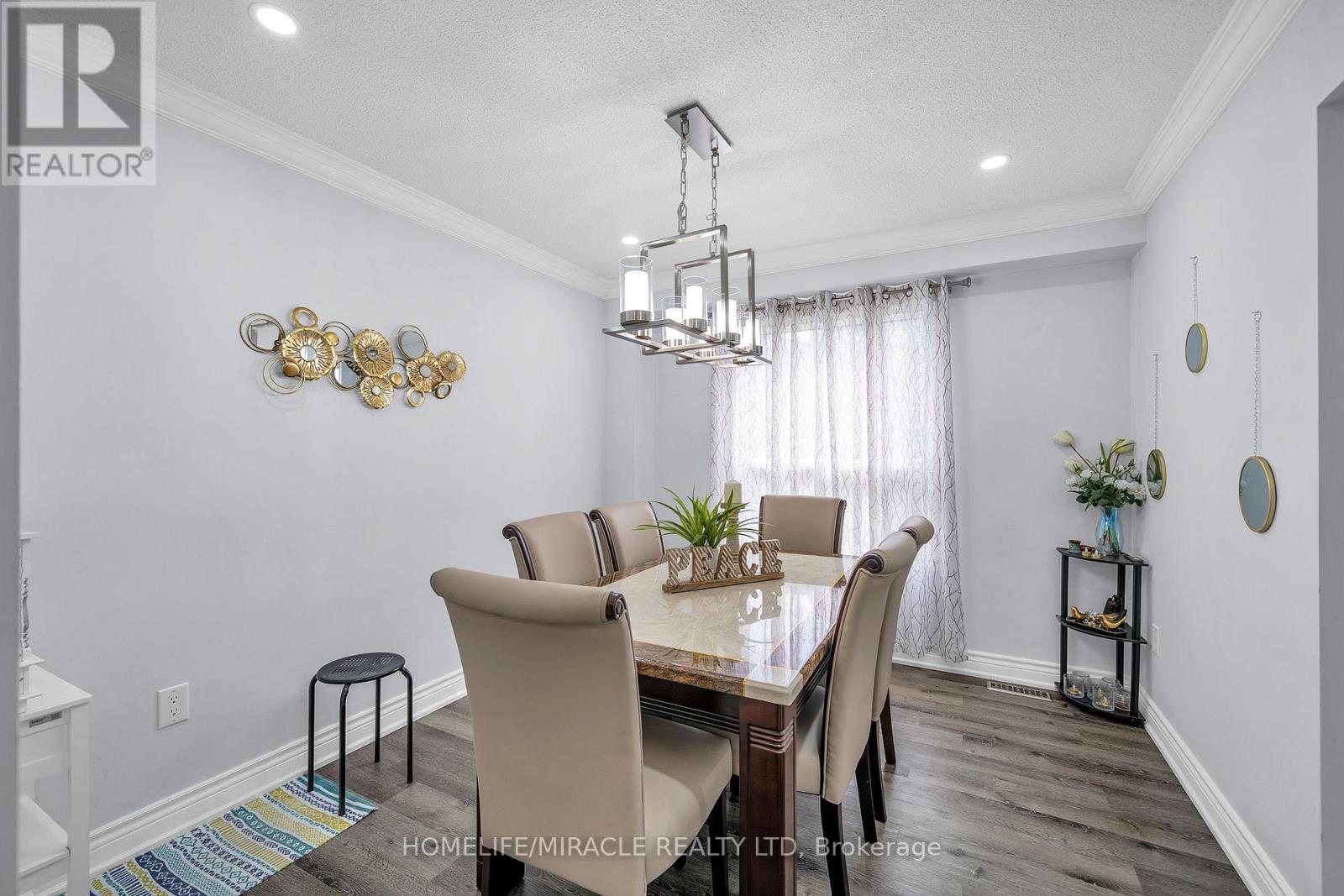 7 Houghton Court, Whitby, Ontario  L1N 8G9 - Photo 7 - E12695978