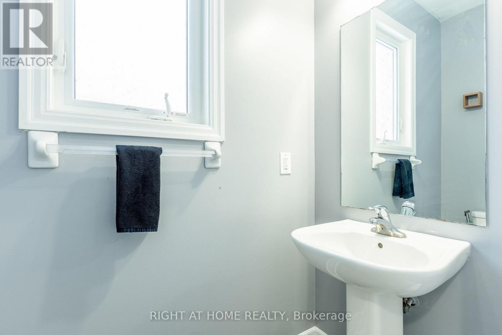 48 Morris Drive, Essa, Ontario  L3W 0M5 - Photo 10 - N12695888