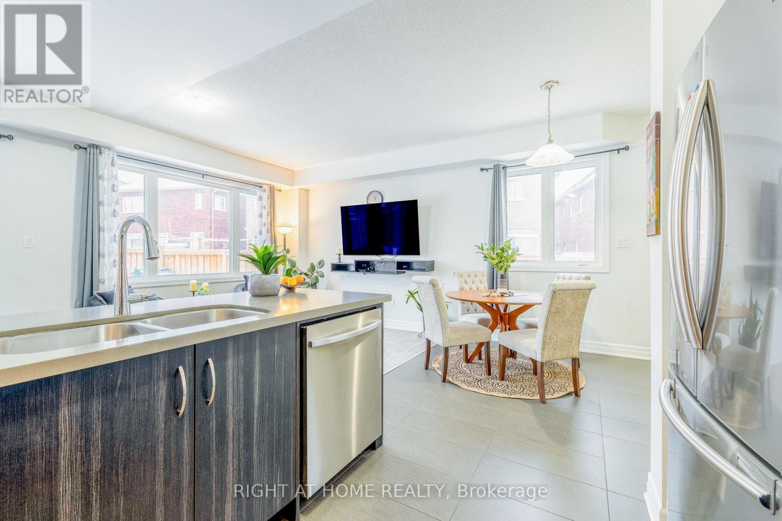 48 Morris Drive, Essa, Ontario  L3W 0M5 - Photo 22 - N12695888