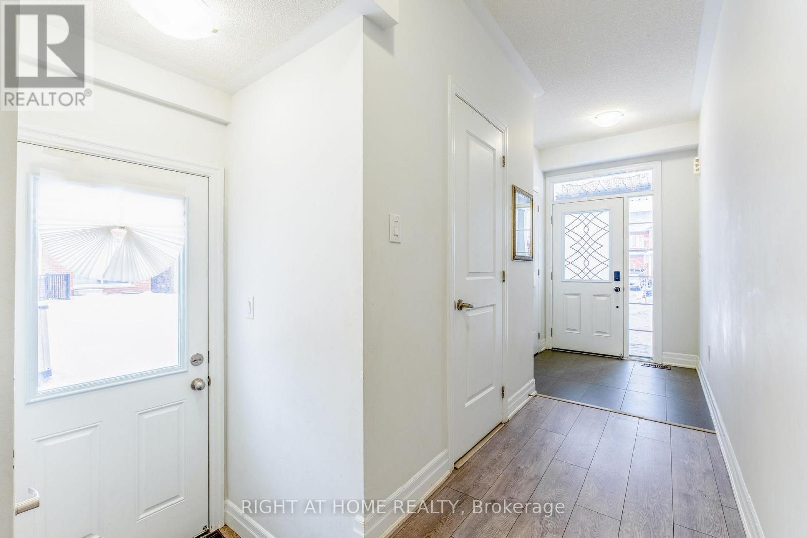 48 Morris Drive, Essa, Ontario  L3W 0M5 - Photo 5 - N12695888