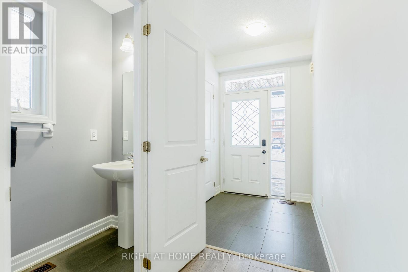 48 Morris Drive, Essa, Ontario  L3W 0M5 - Photo 6 - N12695888