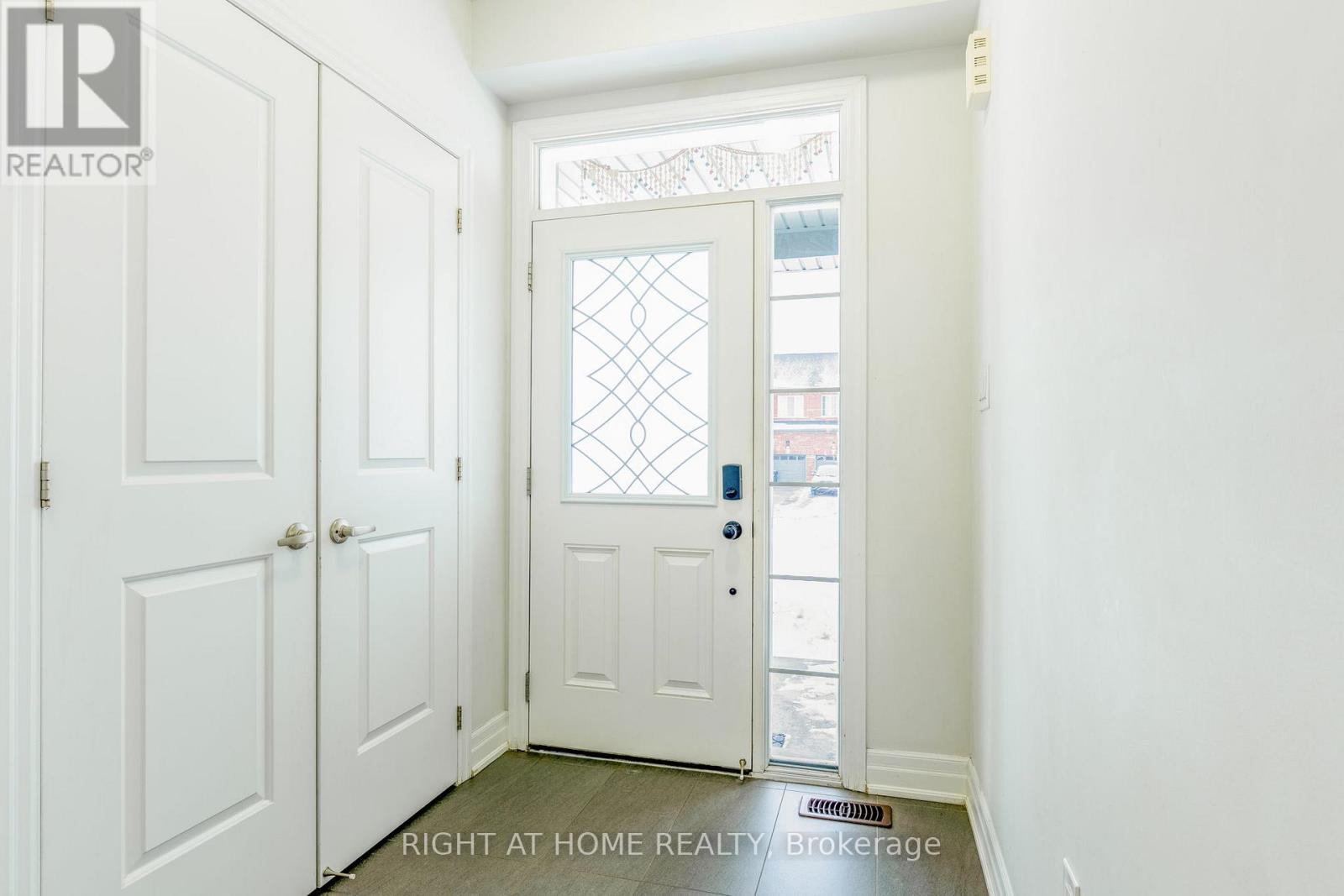 48 Morris Drive, Essa, Ontario  L3W 0M5 - Photo 7 - N12695888