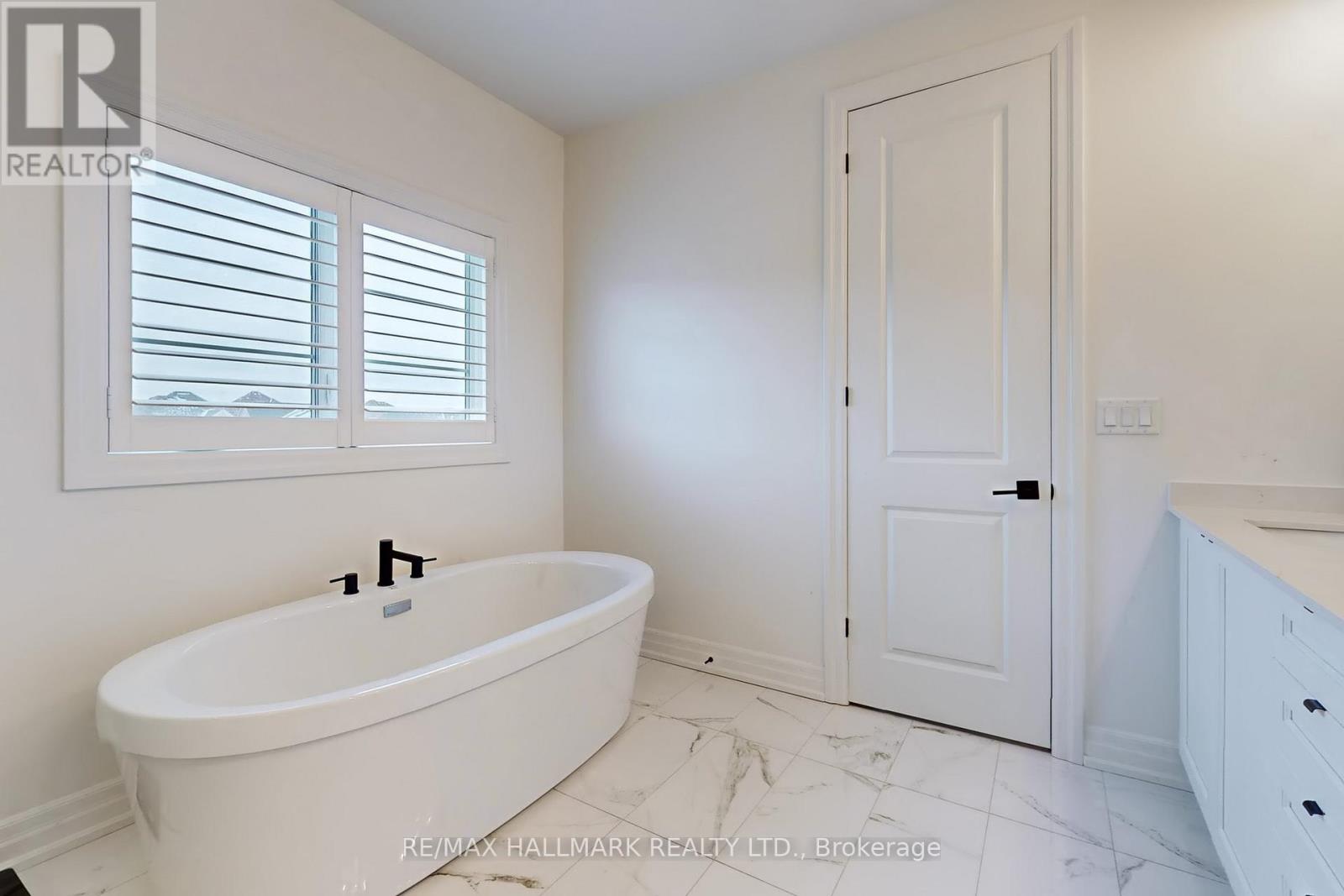 42 Meadow Vista Crescent, East Gwillimbury, Ontario  L9N 0T4 - Photo 24 - N12695952