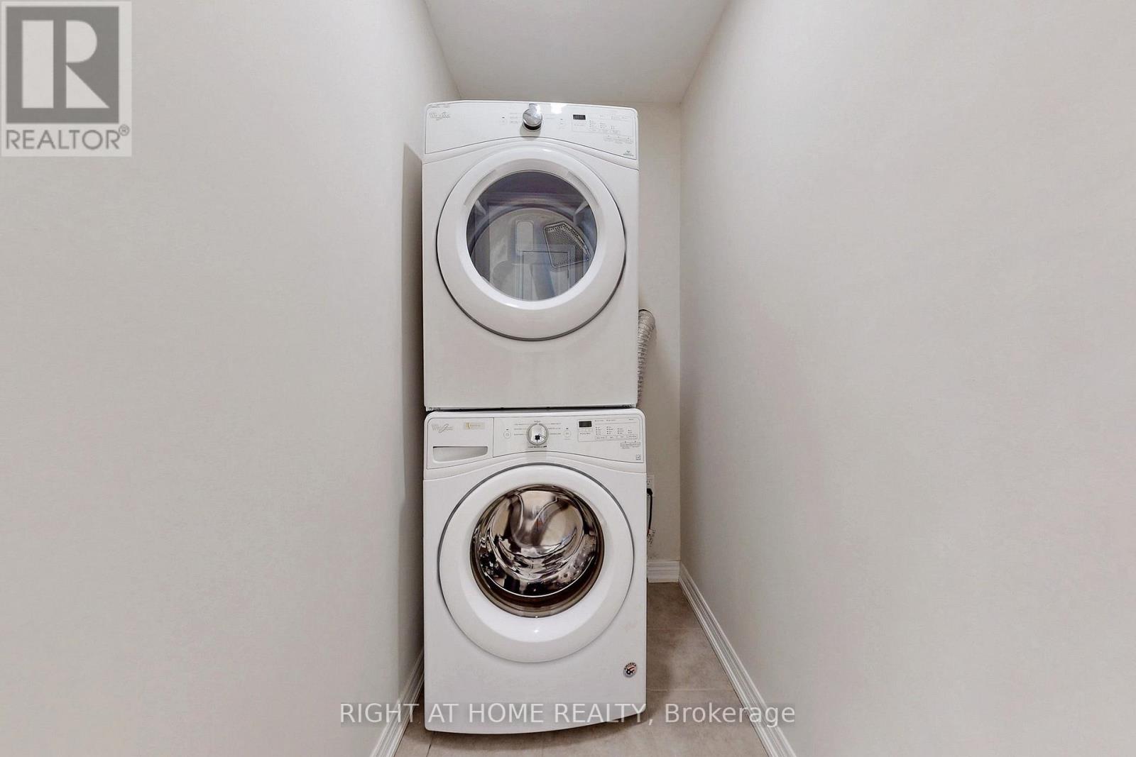 24 Frederick Pearson Street N, East Gwillimbury, Ontario  L9N 0R8 - Photo 11 - N12696012