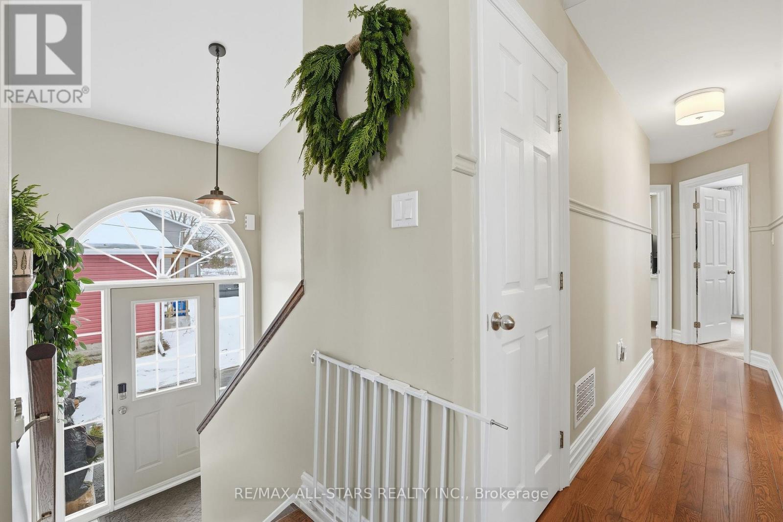 167 Silas Boulevard, Georgina, Ontario  L4P 2K2 - Photo 13 - N12696036