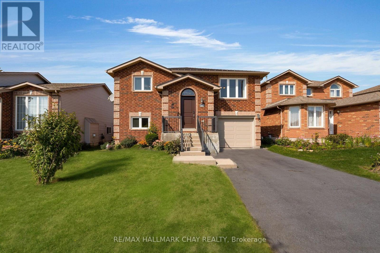 166 COUNTRY LANE, Barrie, Ontario