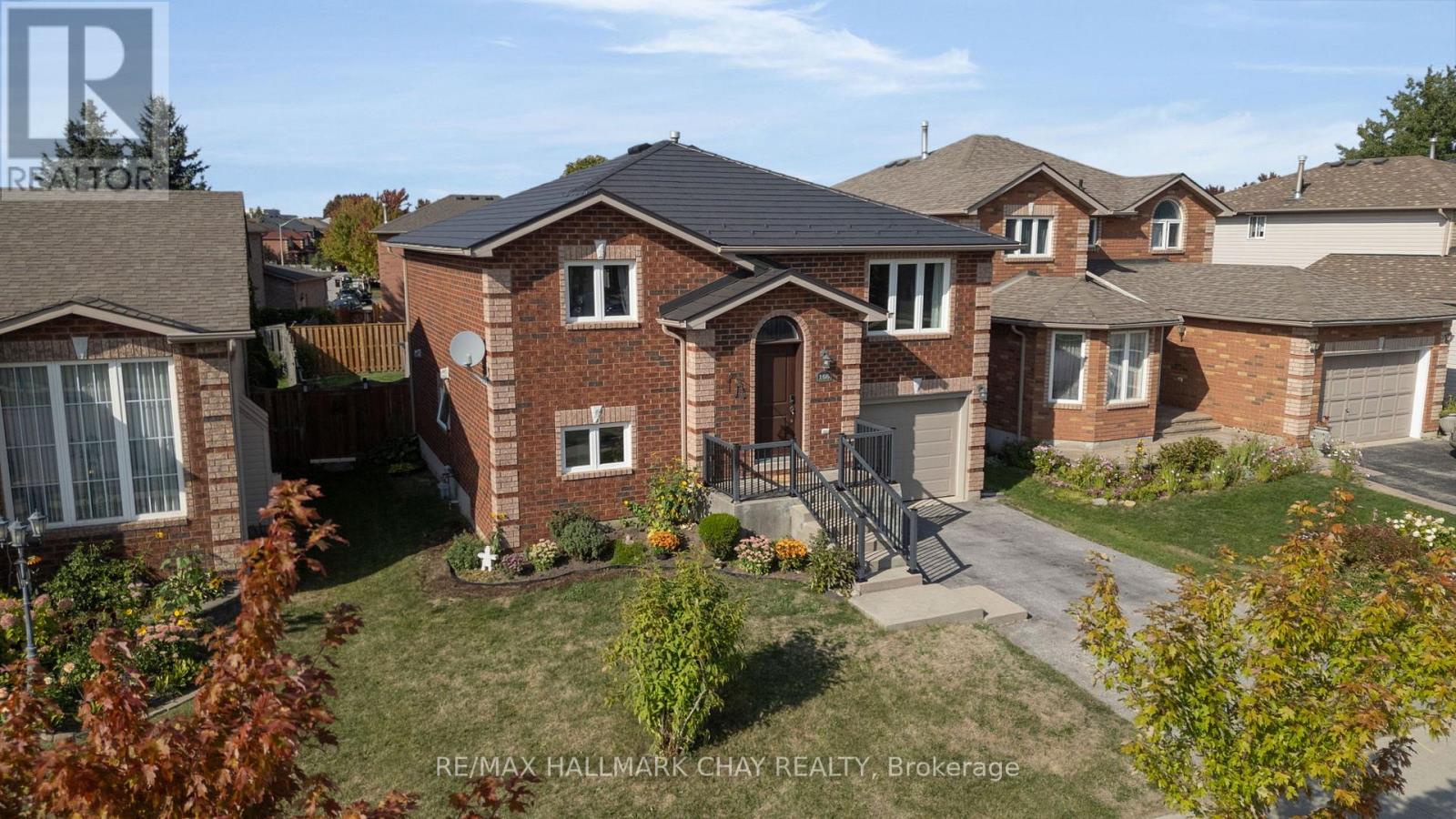 166 Country Lane, Barrie, Ontario  L4N 0T9 - Photo 2 - S12695854