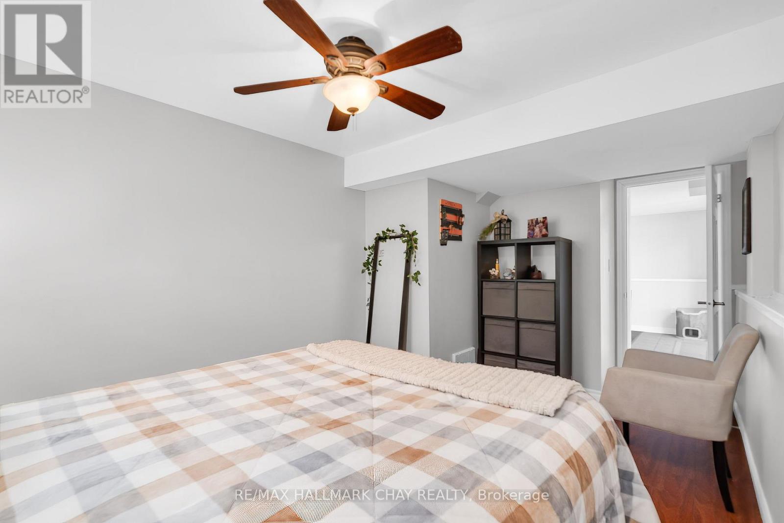 166 Country Lane, Barrie, Ontario  L4N 0T9 - Photo 22 - S12695854