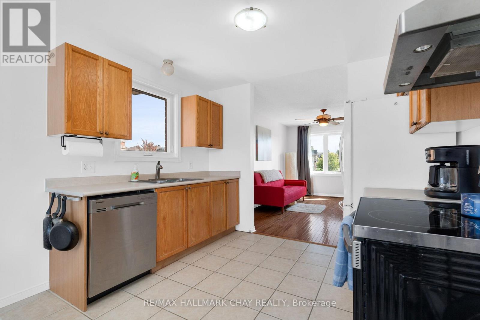 166 Country Lane, Barrie, Ontario  L4N 0T9 - Photo 7 - S12695854