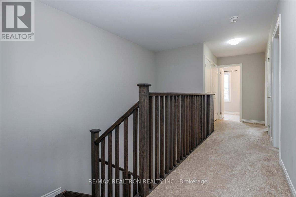 207 Cubitt Street, Clearview, Ontario  L0M 1S0 - Photo 15 - S12695924