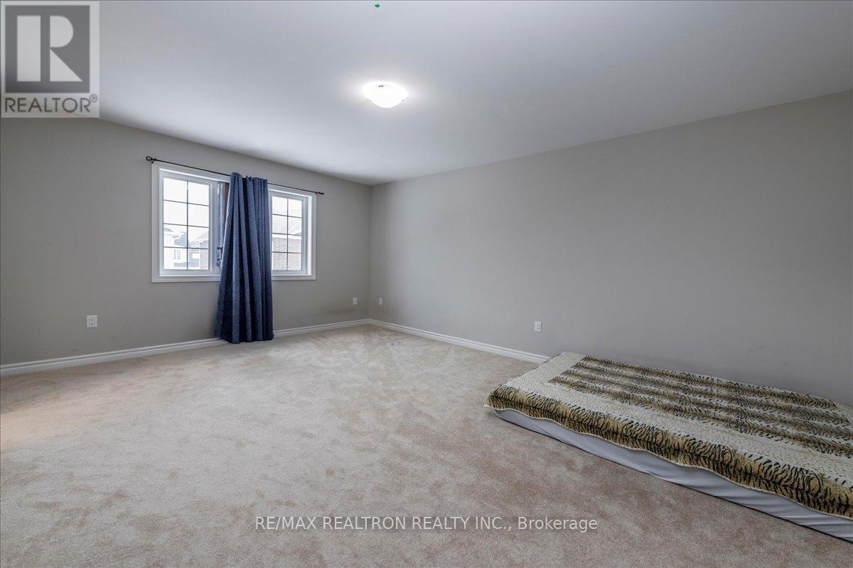 207 Cubitt Street, Clearview, Ontario  L0M 1S0 - Photo 16 - S12695924