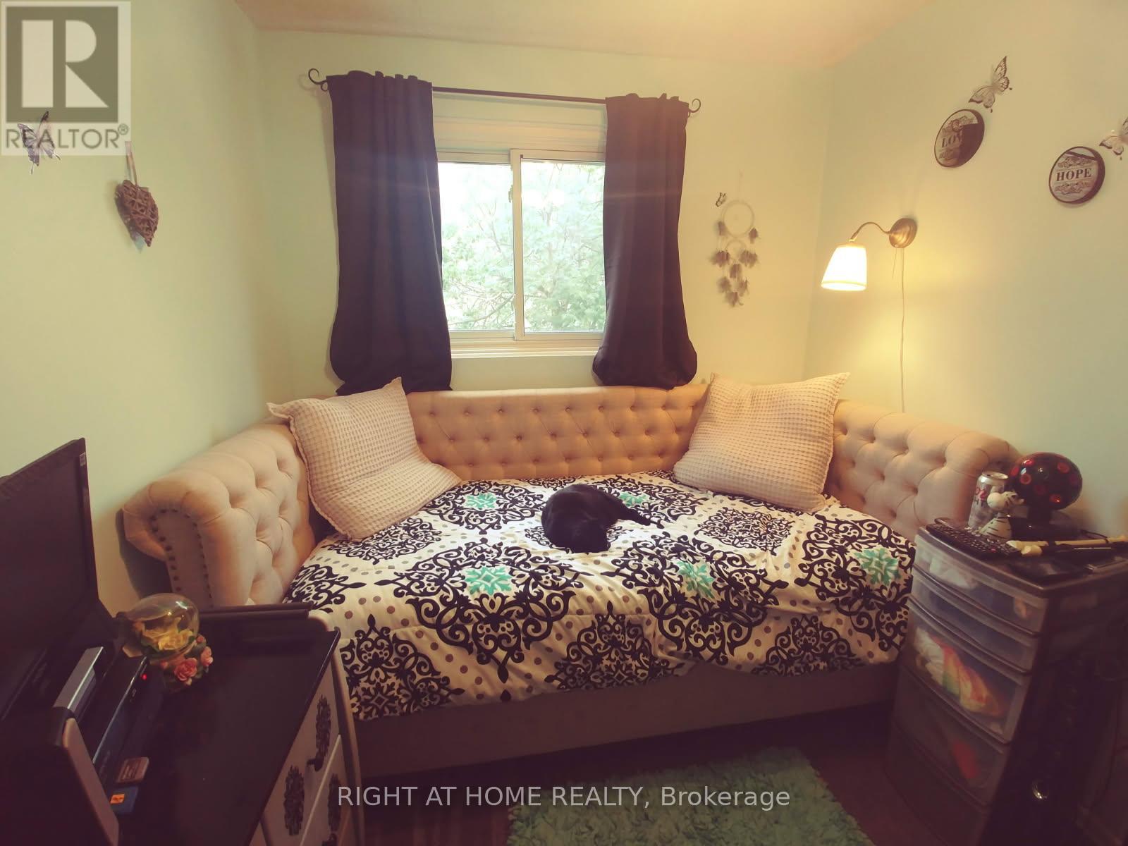 K6 - 63 Ferris Lane, Barrie, Ontario  L4M 5C4 - Photo 10 - S12696022