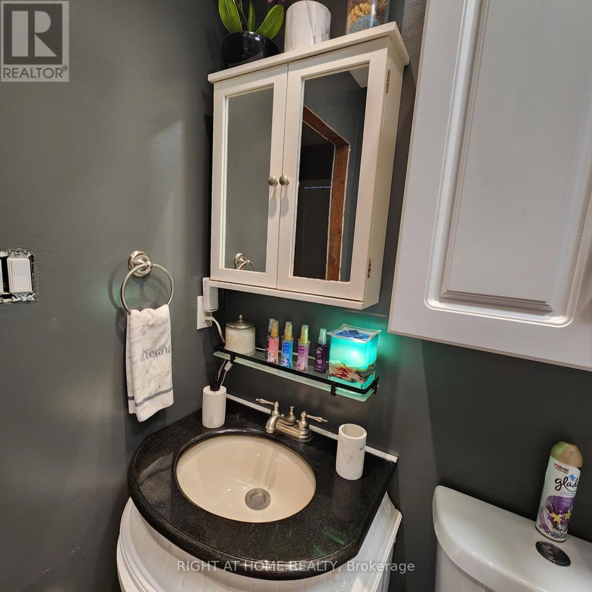 K6 - 63 Ferris Lane, Barrie, Ontario  L4M 5C4 - Photo 13 - S12696022