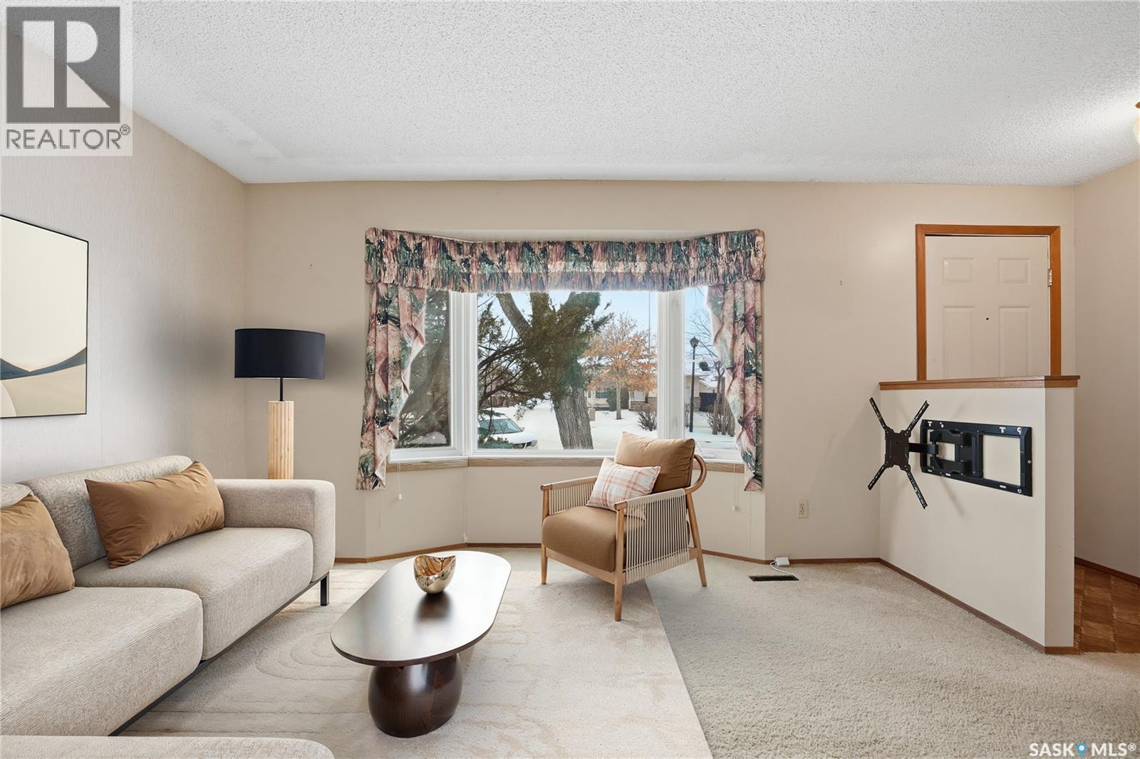 986 Garry Street N, Regina, Saskatchewan  S4X 2N1 - Photo 3 - SK026627