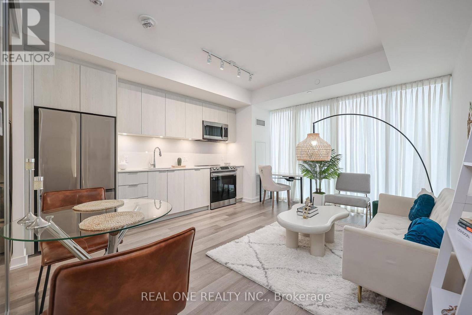 3401 - 357 King Street W, Toronto, Ontario  M5V 0S7 - Photo 2 - C12693724