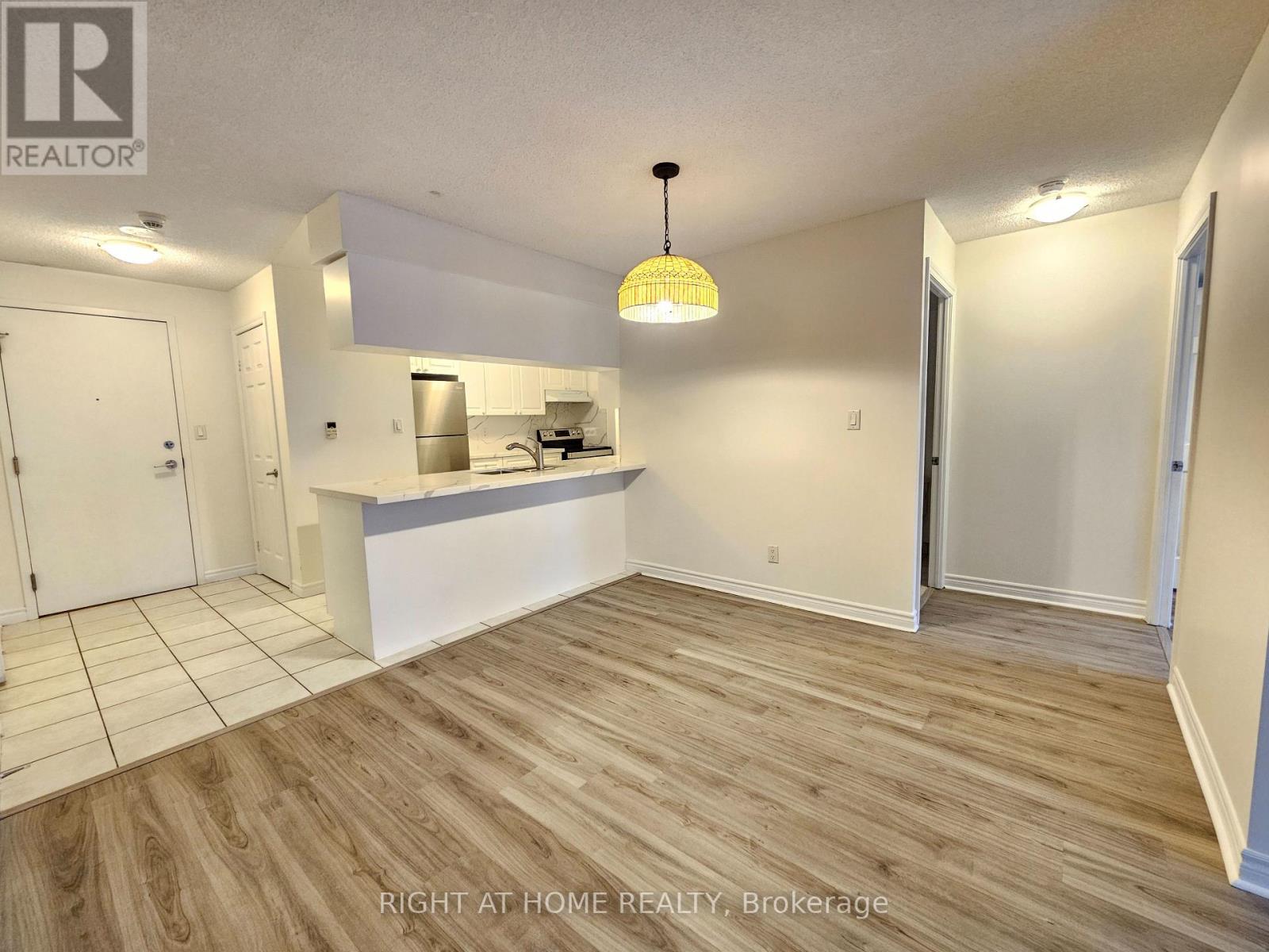 2318 - 3880 Duke Of York Boulevard, Mississauga, Ontario  L5B 4M7 - Photo 11 - W12695862