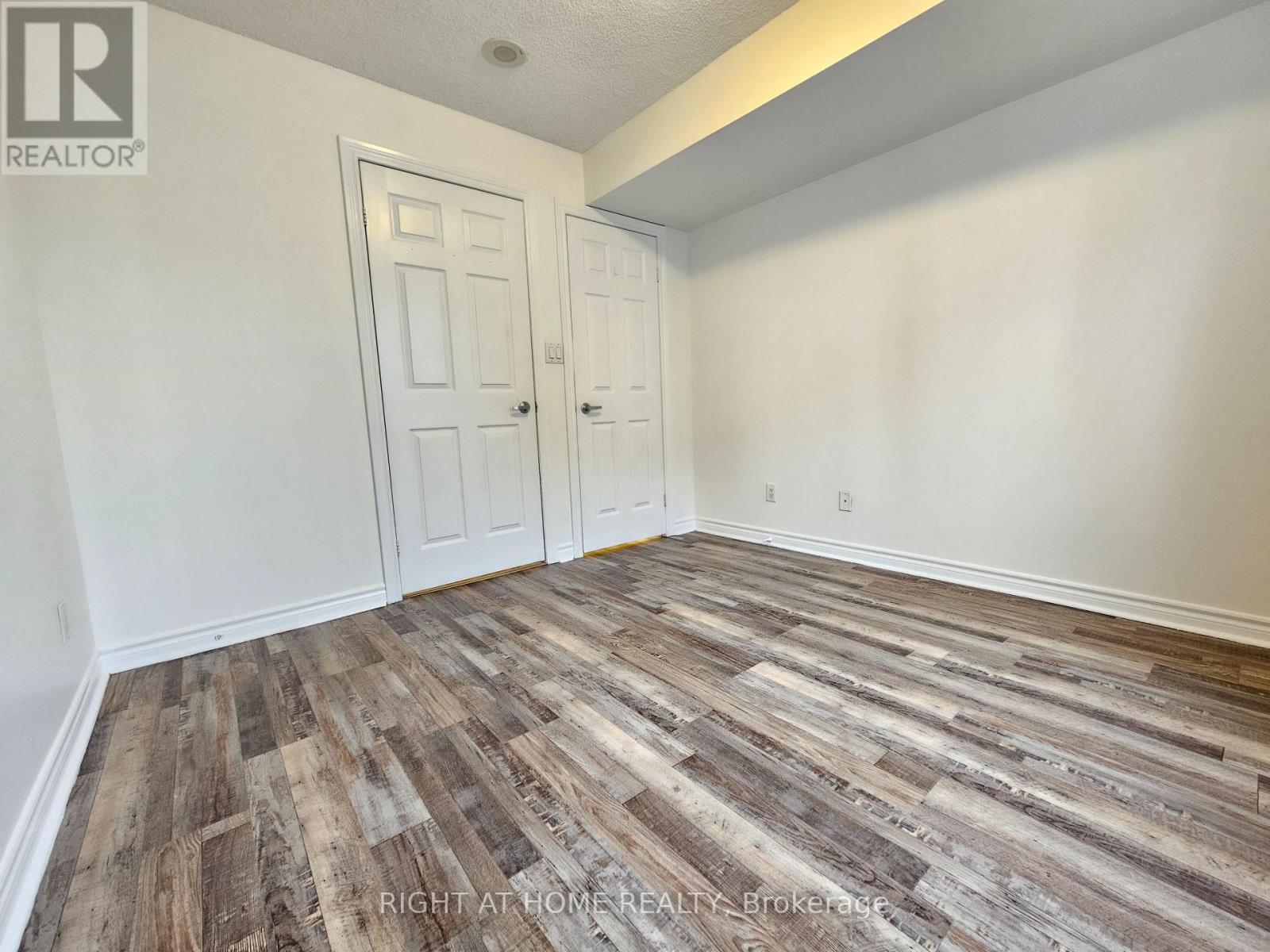 2318 - 3880 Duke Of York Boulevard, Mississauga, Ontario  L5B 4M7 - Photo 20 - W12695862