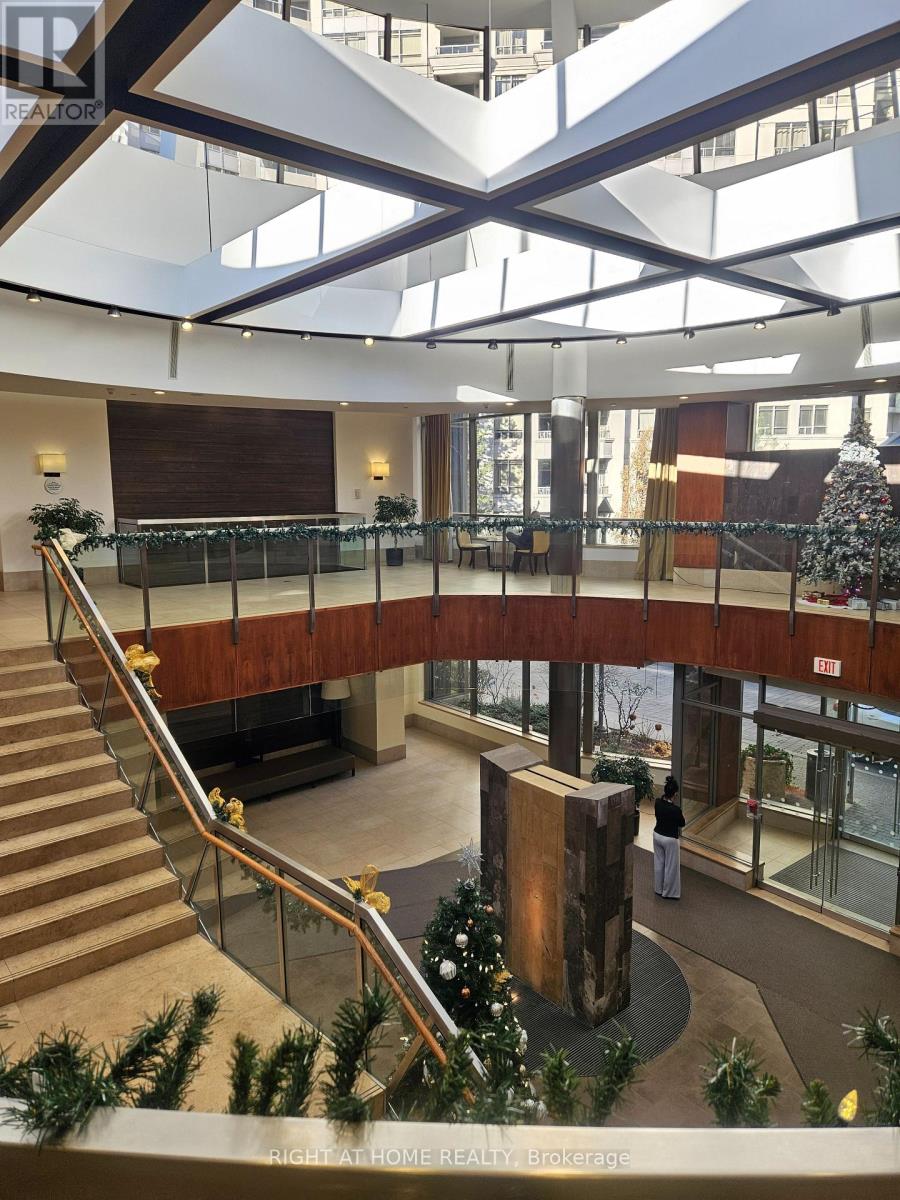 2318 - 3880 Duke Of York Boulevard, Mississauga, Ontario  L5B 4M7 - Photo 24 - W12695862