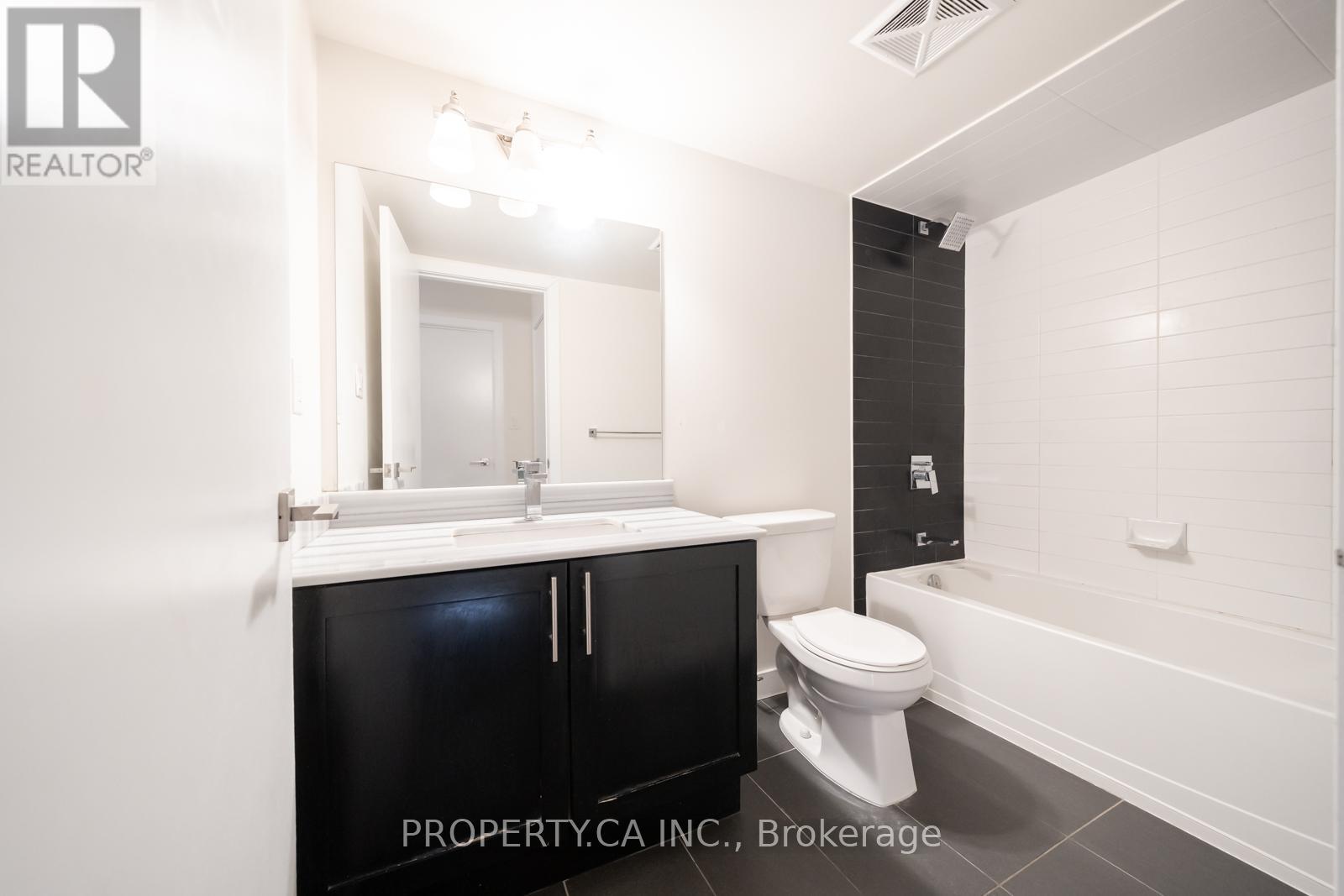 11 - 4030 Parkside Village Drive, Mississauga, Ontario  L5B 3M1 - Photo 20 - W12695864