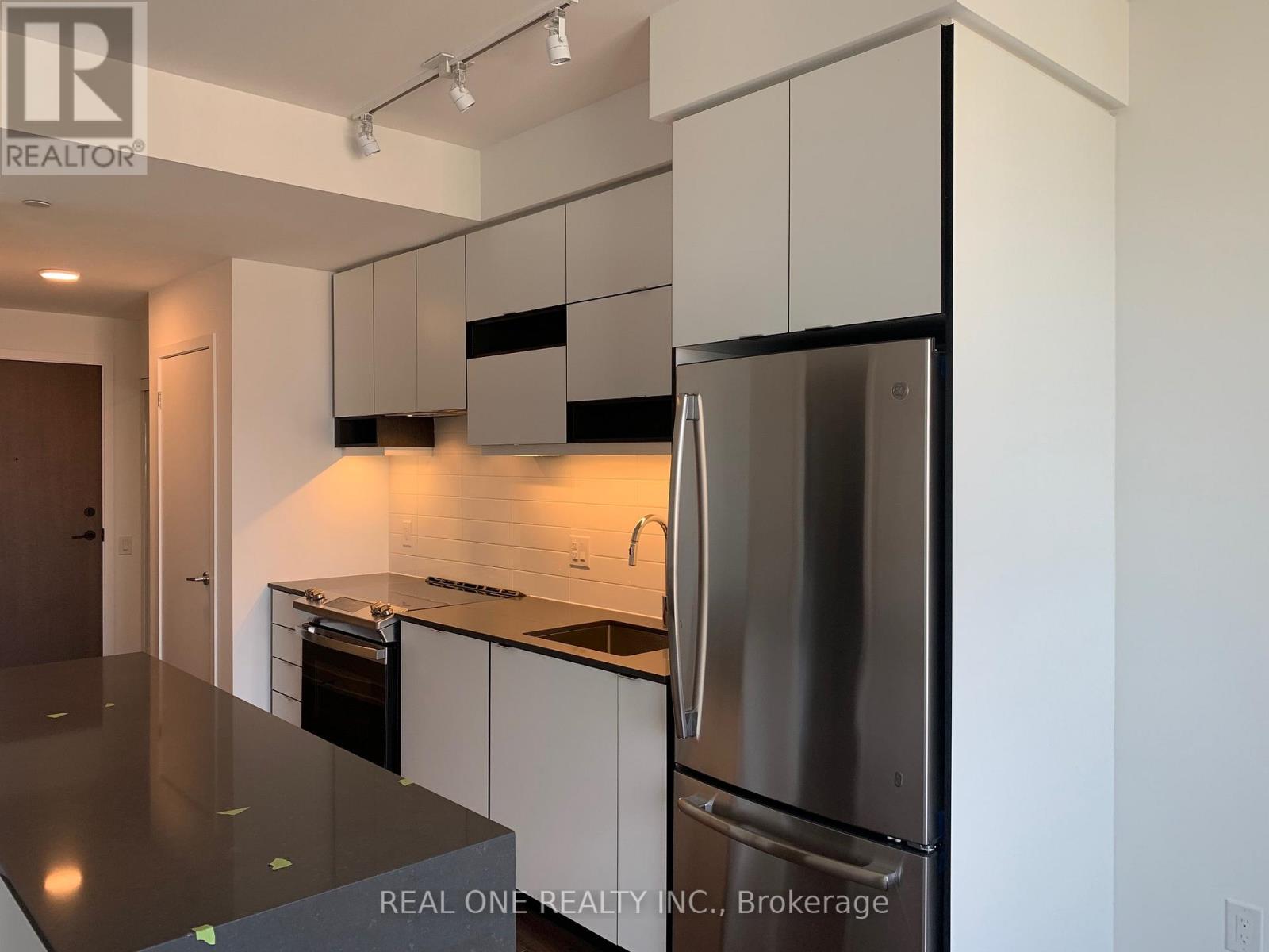 3306 - 4065 Confederation Parkway, Mississauga, Ontario  L5B 0L4 - Photo 5 - W12695886