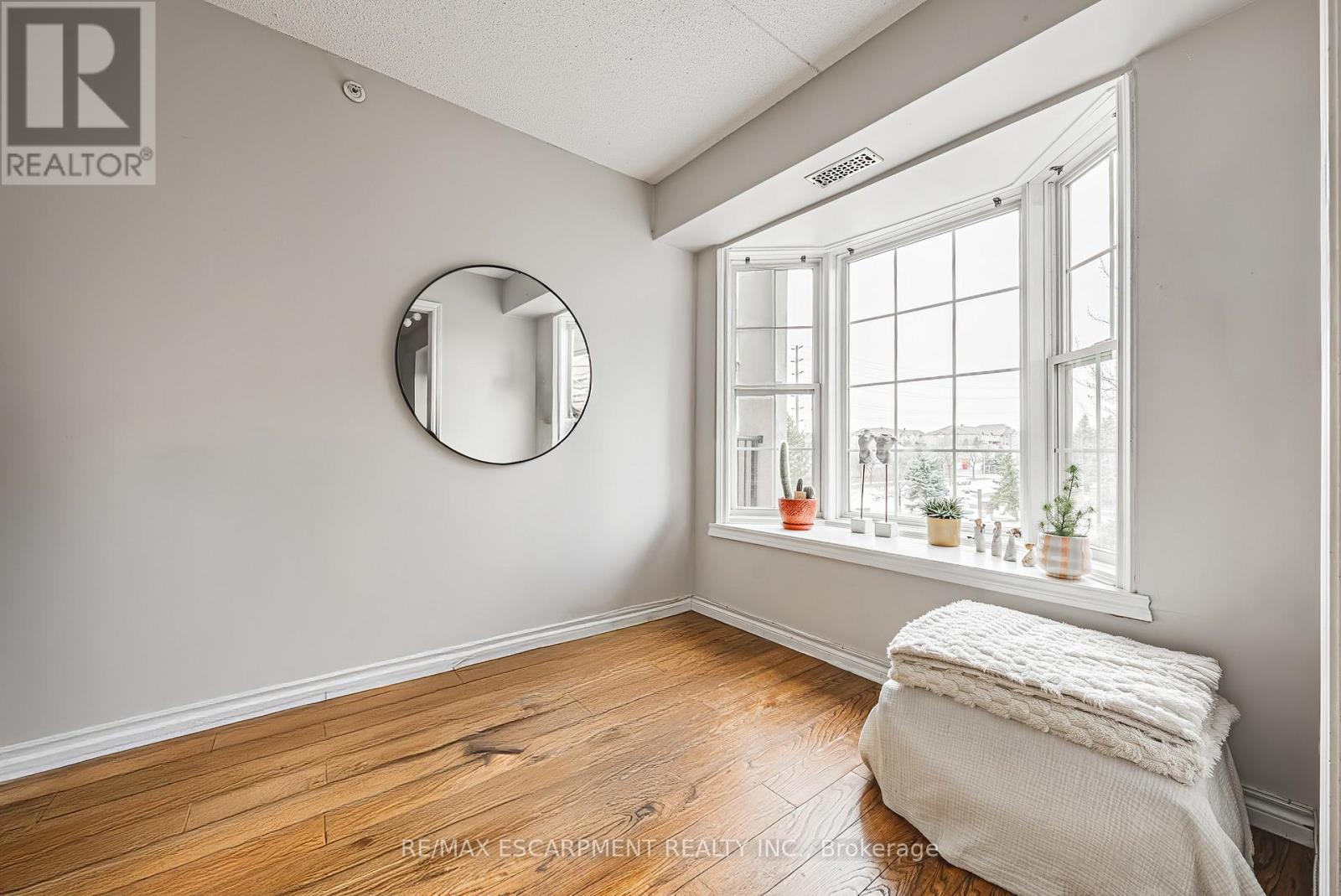 313 - 1451 Walkers Line, Burlington, Ontario  L7M 4P1 - Photo 14 - W12696000