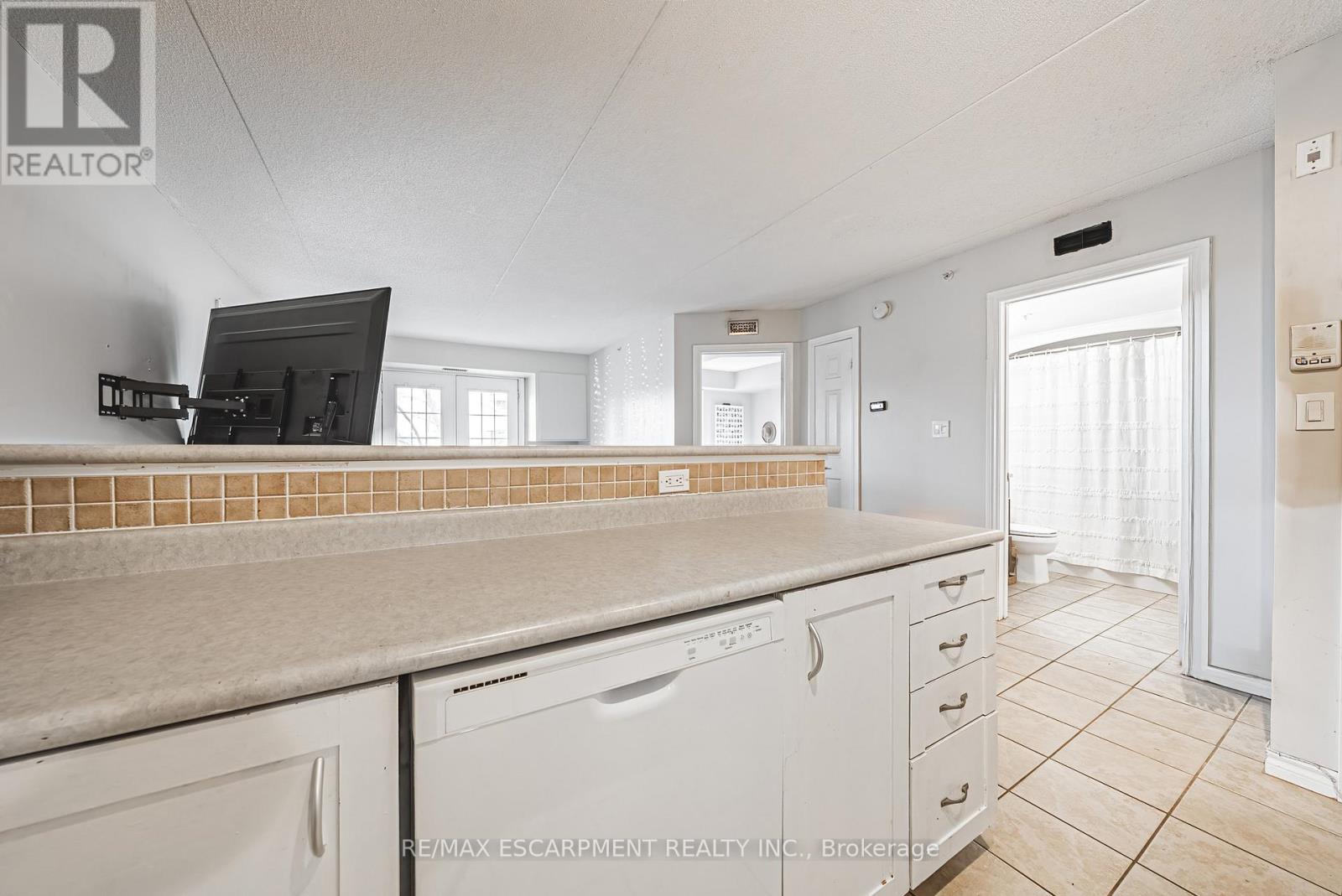 313 - 1451 Walkers Line, Burlington, Ontario  L7M 4P1 - Photo 8 - W12696000