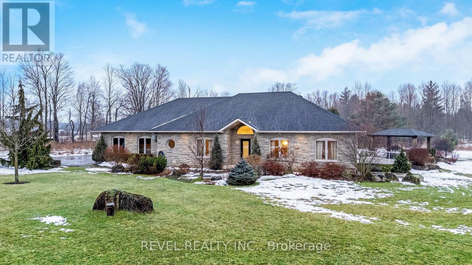 9300 First Line, Milton, Ontario  L0P 1B0 - Photo 3 - W12696014