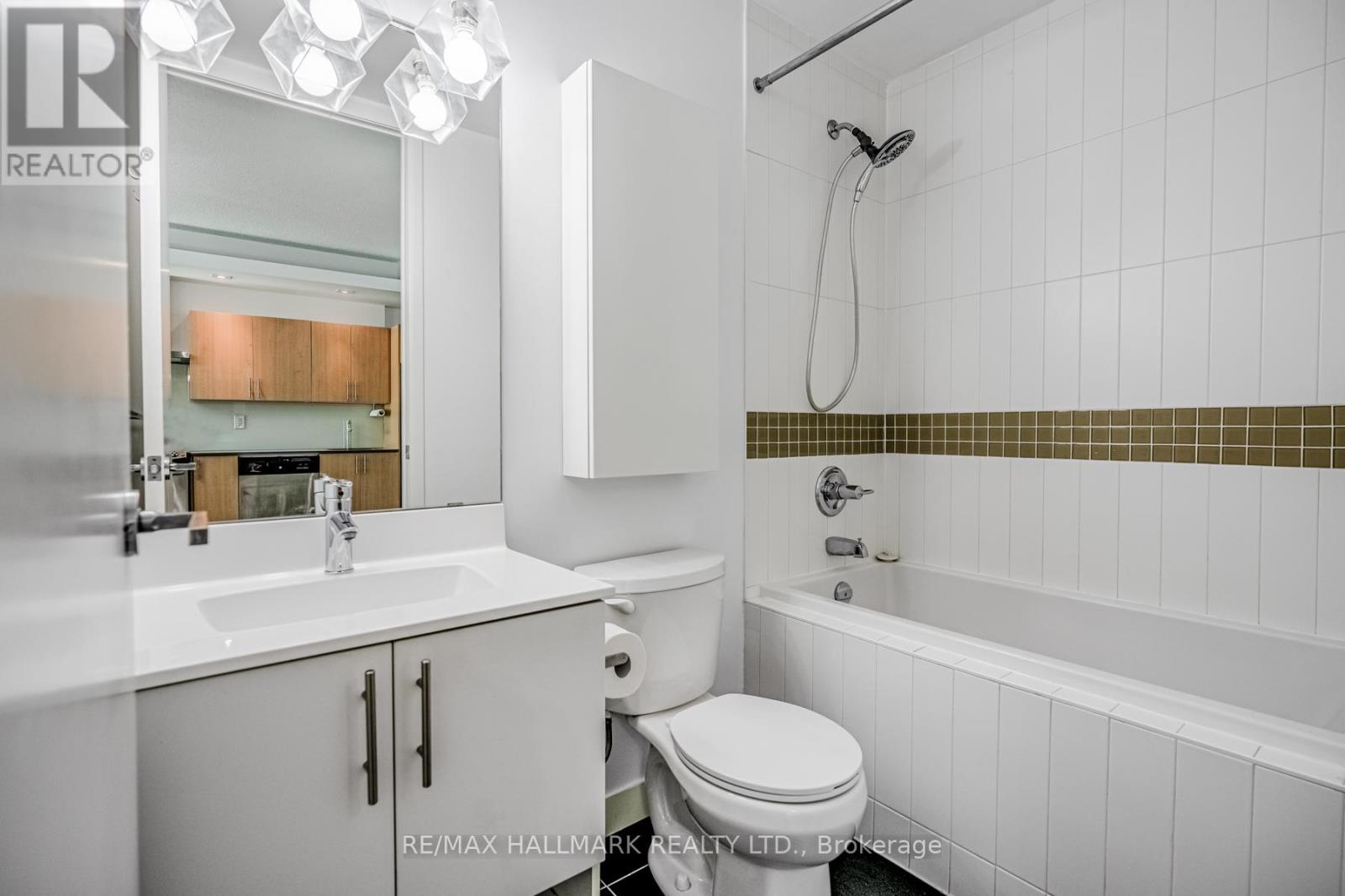 1034 - 165 Legion Road N, Toronto, Ontario  M8Y 0B3 - Photo 17 - W12696016