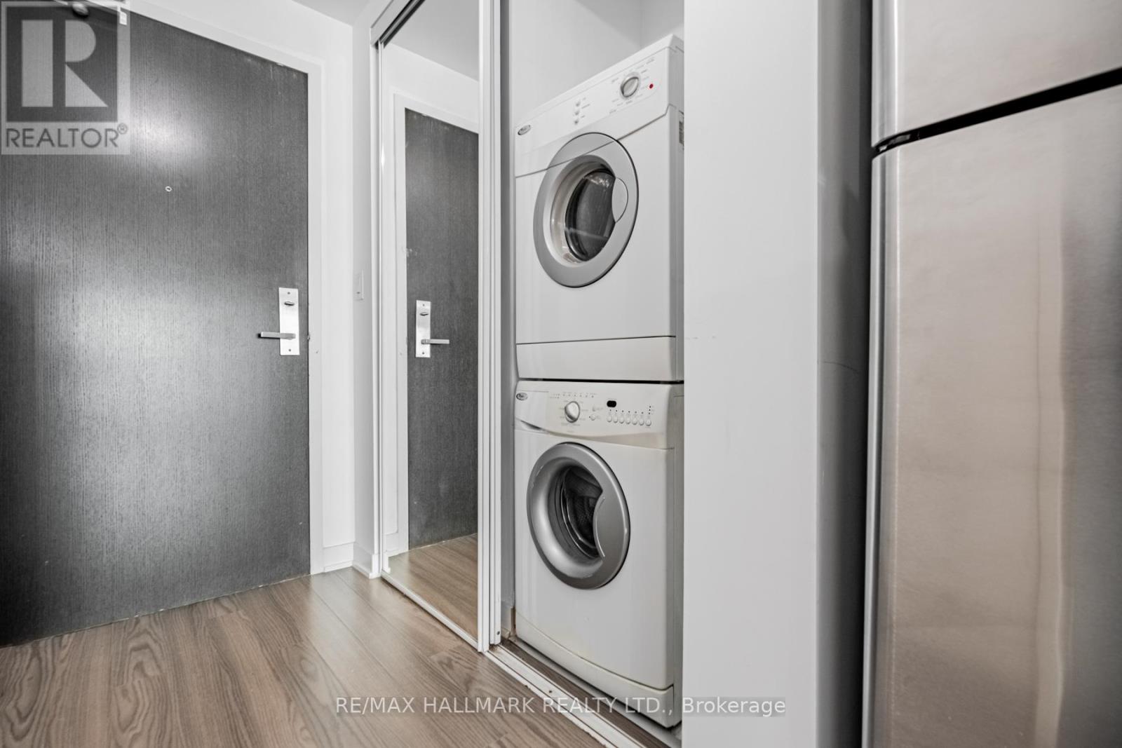 1034 - 165 Legion Road N, Toronto, Ontario  M8Y 0B3 - Photo 18 - W12696016