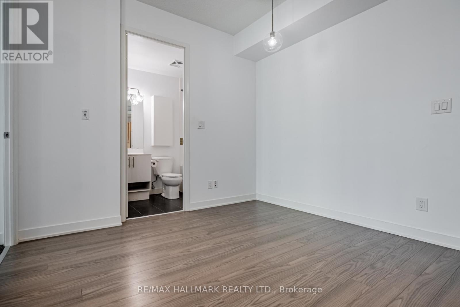 1034 - 165 Legion Road N, Toronto, Ontario  M8Y 0B3 - Photo 6 - W12696016
