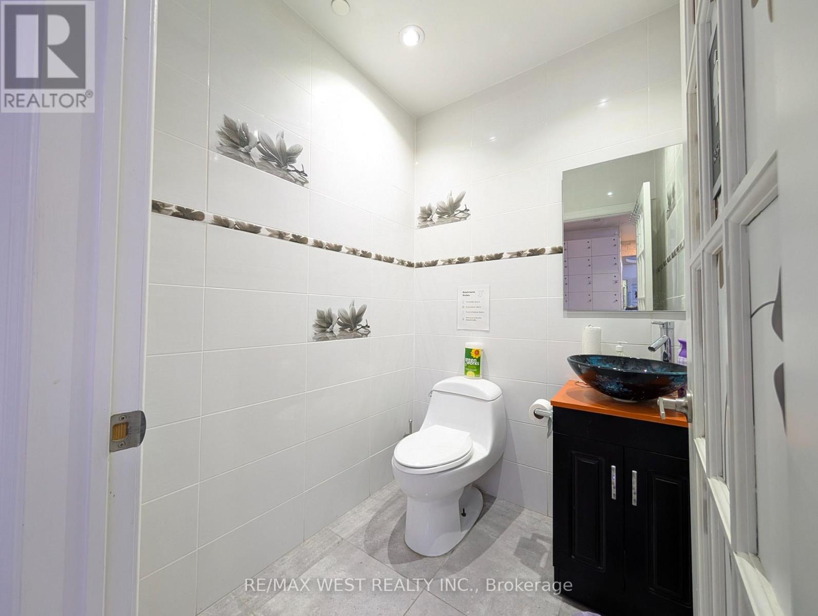 413 Keele Street, Toronto, Ontario  M6P 2K9 - Photo 12 - W12696024