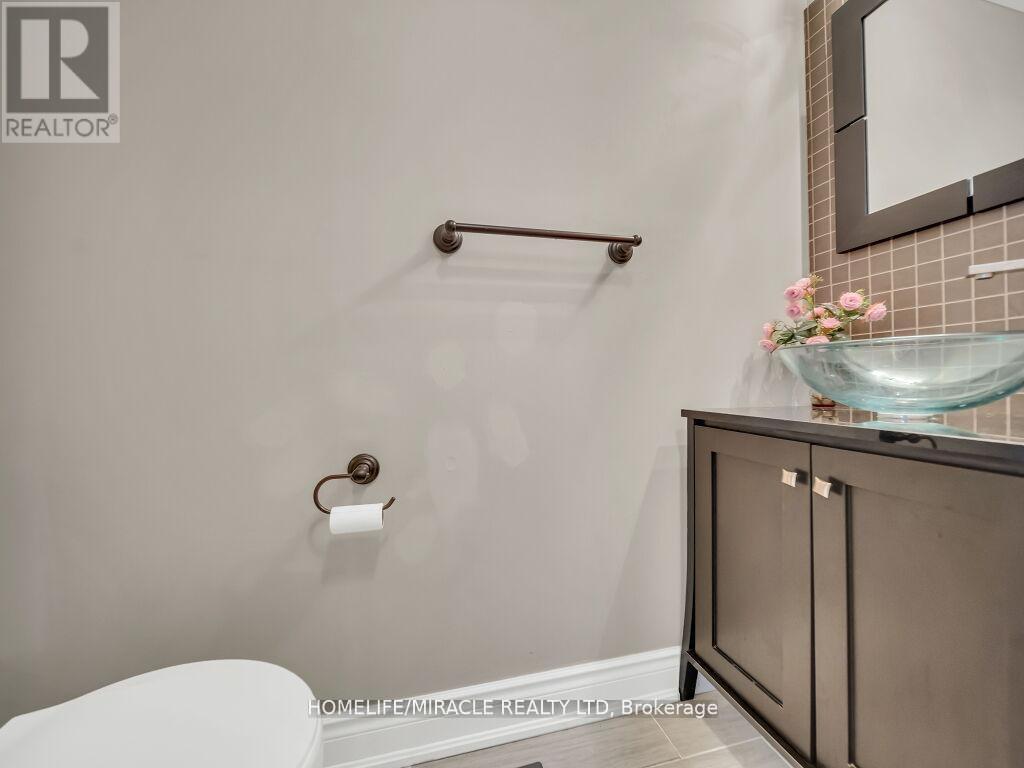 80 Sweetwood Circle, Brampton, Ontario  L7A 2S1 - Photo 18 - W12696042