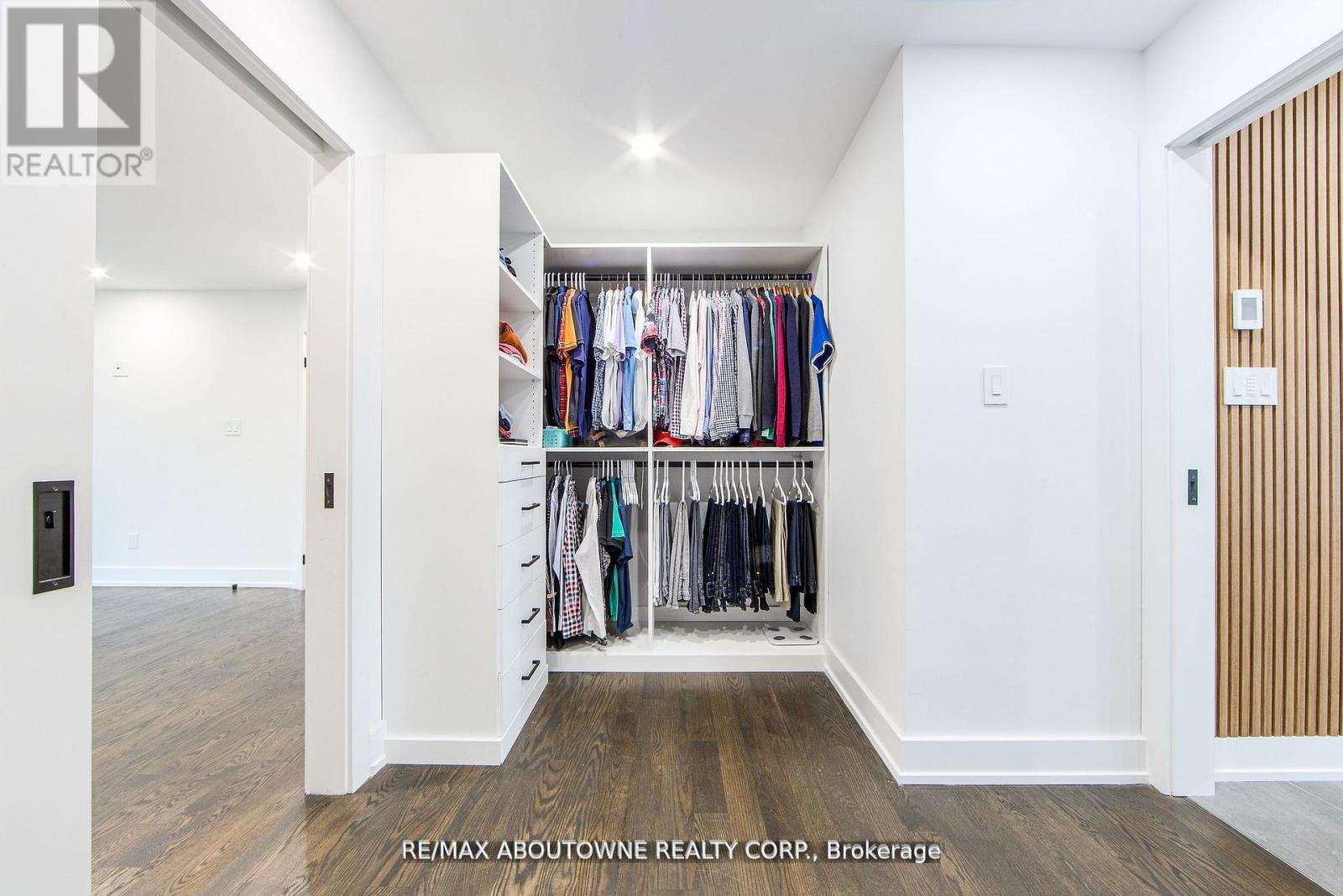 1319 Greeneagle Drive, Oakville, Ontario  L6M 2N1 - Photo 26 - W12696058