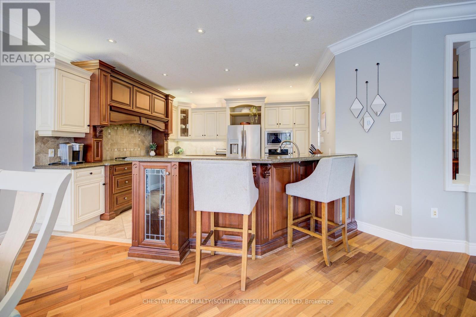 11 Tremaine Drive, Kitchener, Ontario  N2A 4L9 - Photo 9 - X12695856