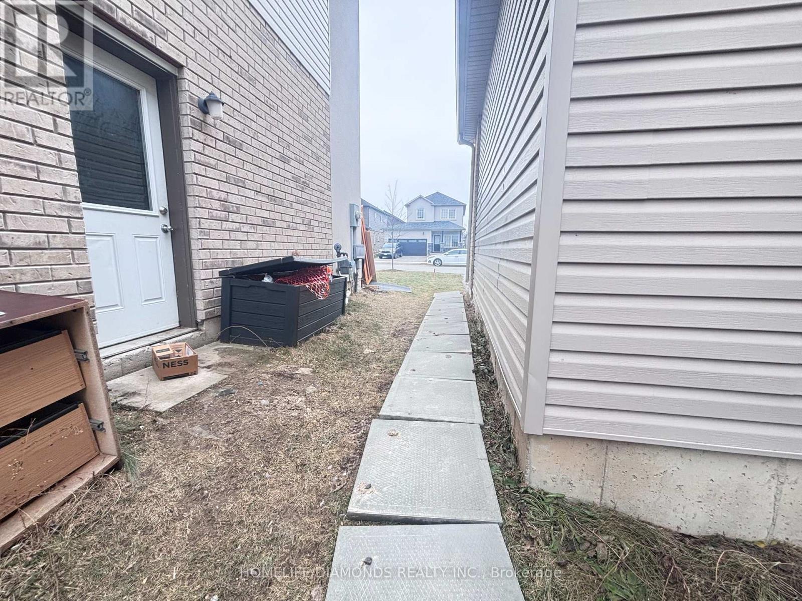 Bsmt - 260 Bethune Avenue, Welland, Ontario  L3B 0H6 - Photo 10 - X12695972