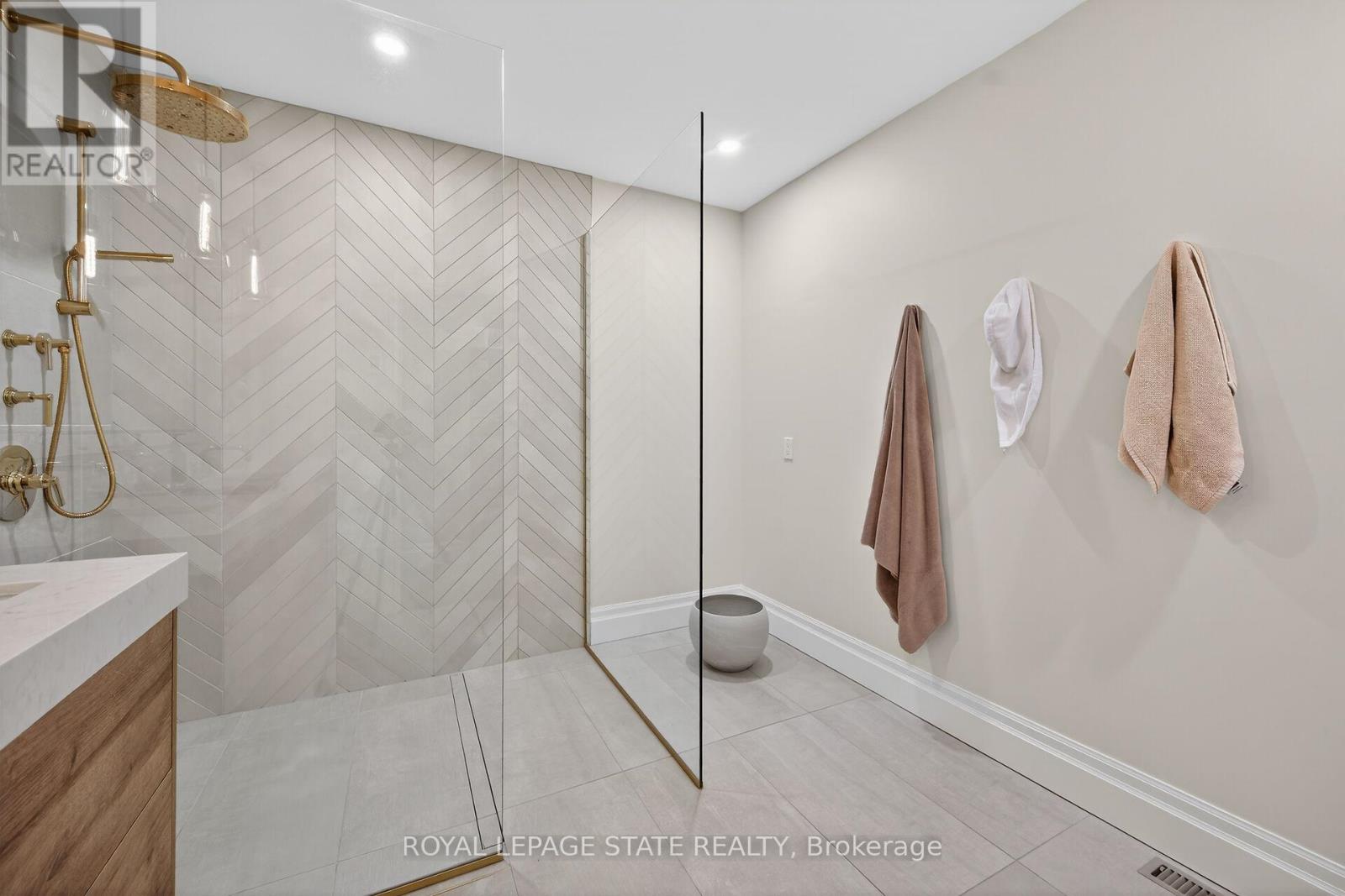 19 - 71 Sulphur Springs Road, Hamilton, Ontario  L9G 5C1 - Photo 25 - X12696048