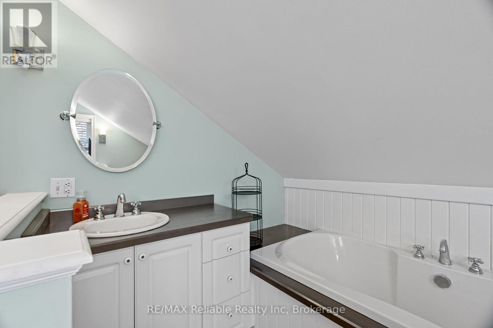 140 Orchard Street, South Huron, Ontario  N0M 1S3 - Photo 26 - X12696064