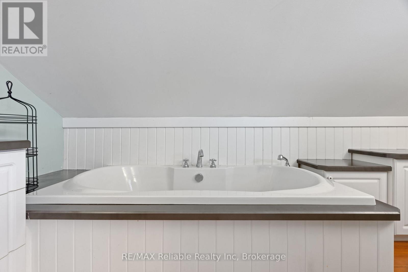 140 Orchard Street, South Huron, Ontario  N0M 1S3 - Photo 27 - X12696064