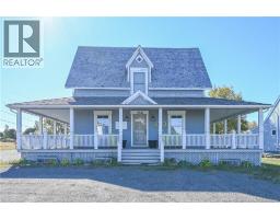 142 Saint-Pierre E Boulevard, Caraquet, New Brunswick