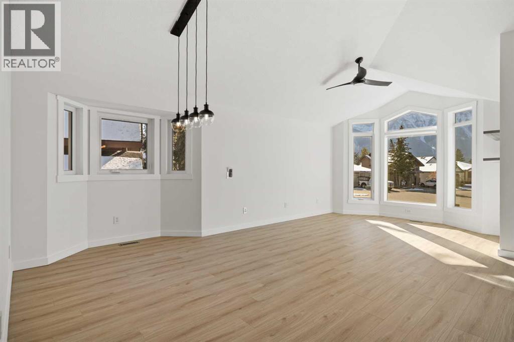 327 Canyon Close, Canmore, Alberta  T1W 1H4 - Photo 3 - A2264303