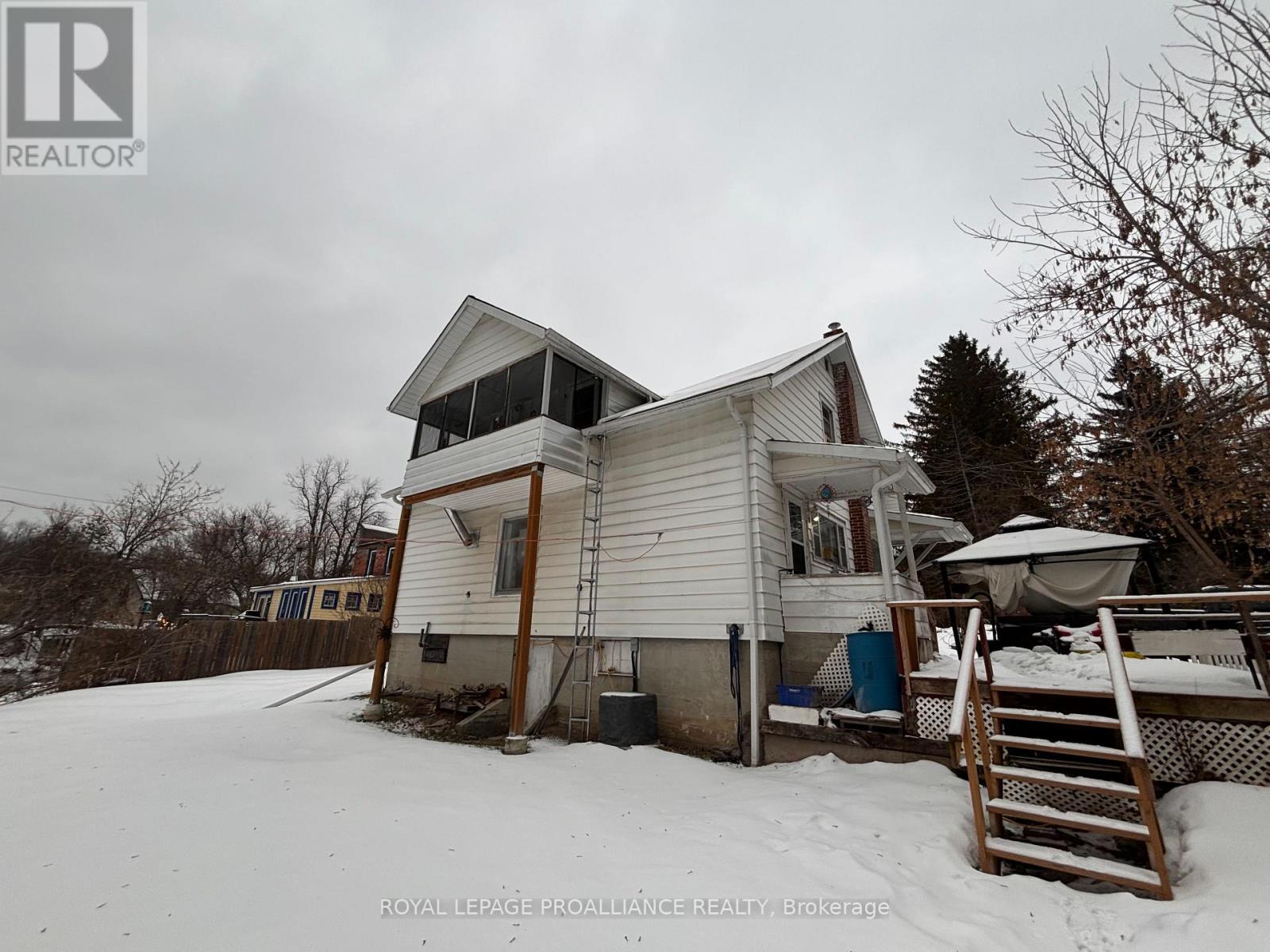 1022 Bridge Street, Frontenac, Ontario  K0H 1B0 - Photo 3 - X12696074