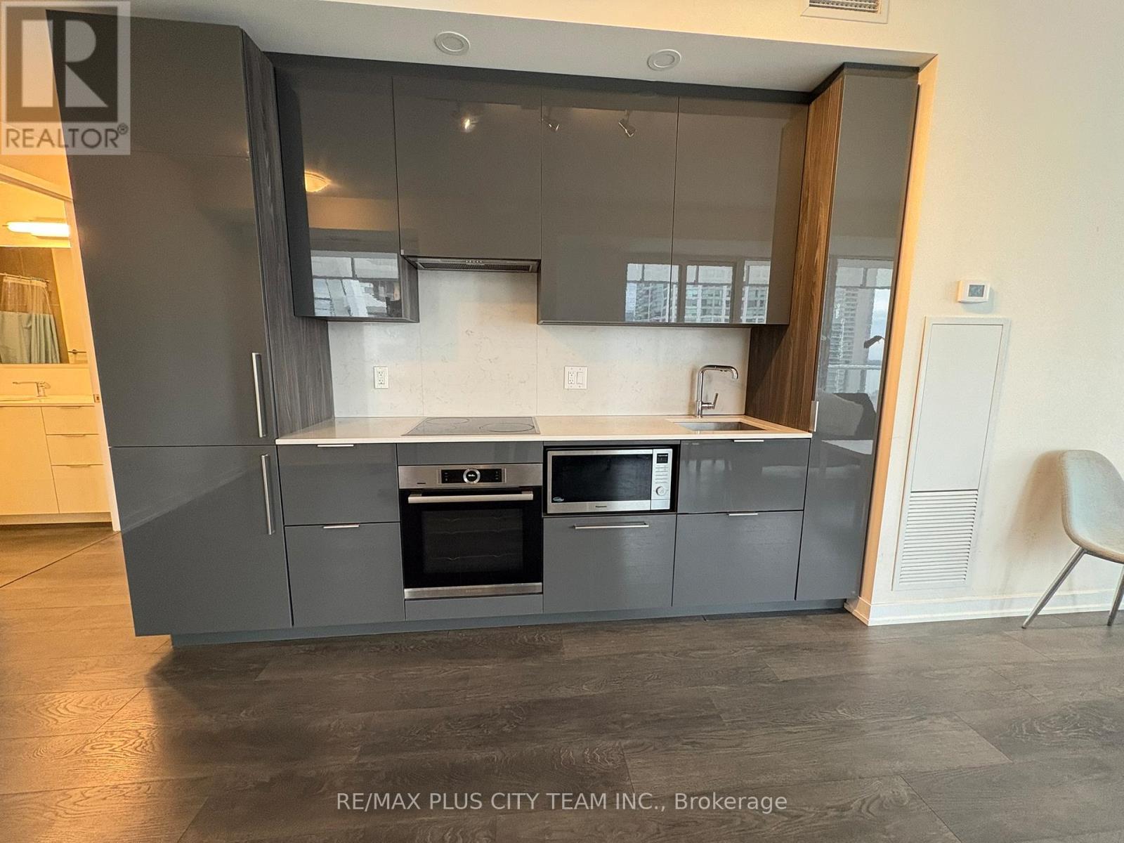 1402 - 28 Freeland Street, Toronto, Ontario  M5E 0E3 - Photo 8 - C12643226