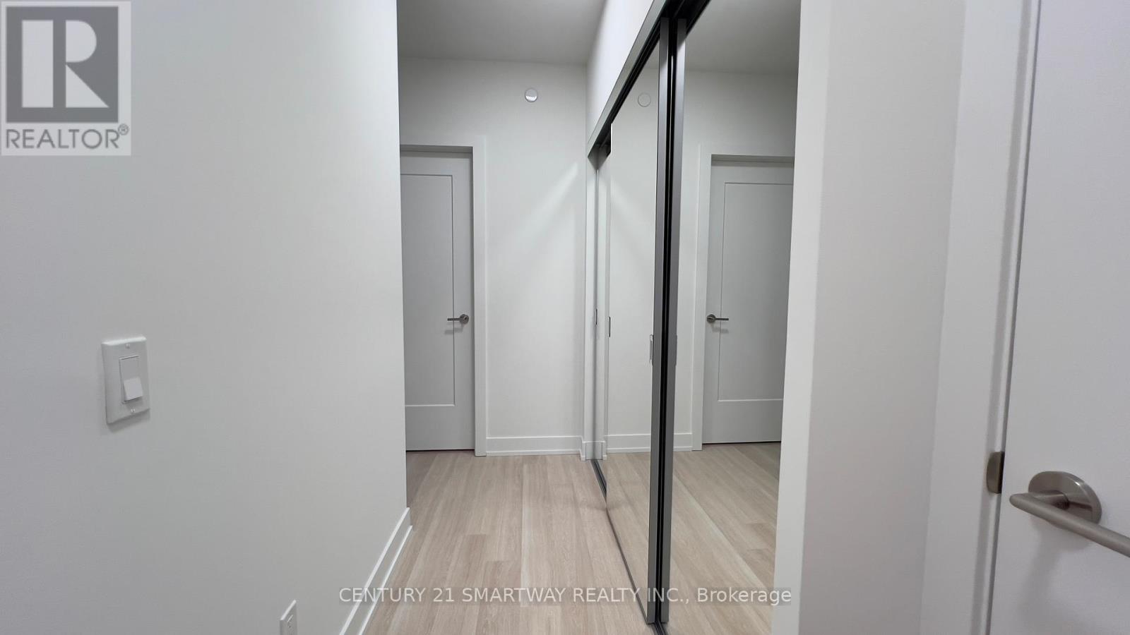 810 - 60 Central Park Roadway, Toronto, Ontario  M9A 0E6 - Photo 10 - W12690930