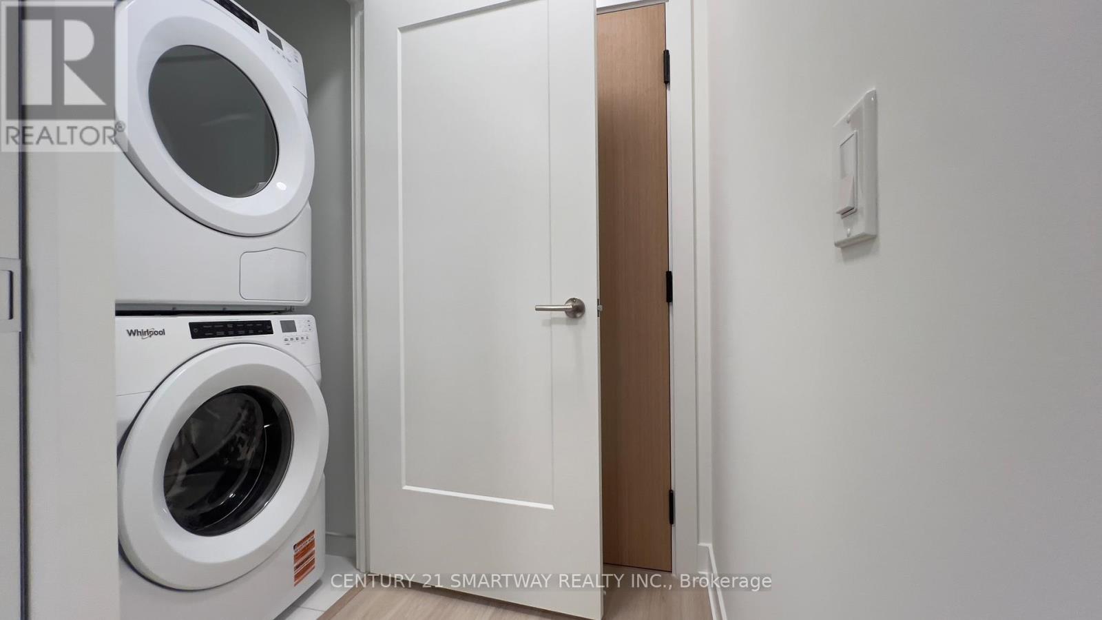 810 - 60 Central Park Roadway, Toronto, Ontario  M9A 0E6 - Photo 12 - W12690930