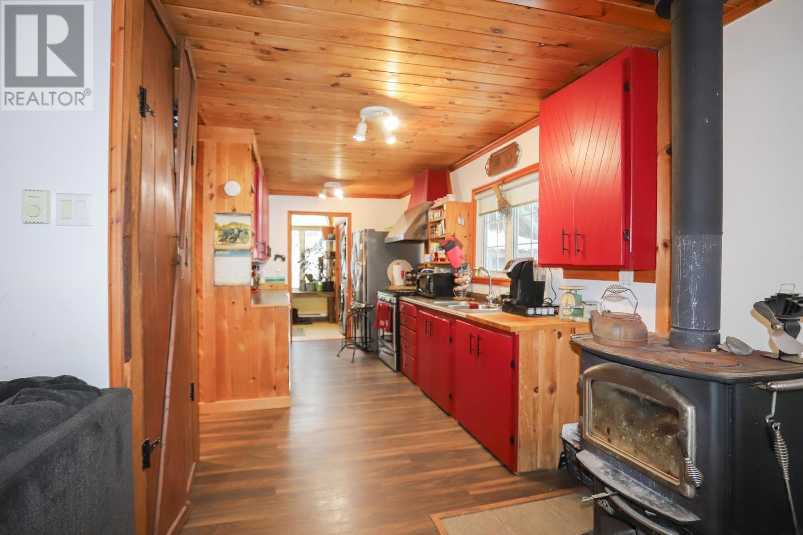 2707 V Line Rd, Richards Landing, Ontario  P0R 1J0 - Photo 27 - SM260100