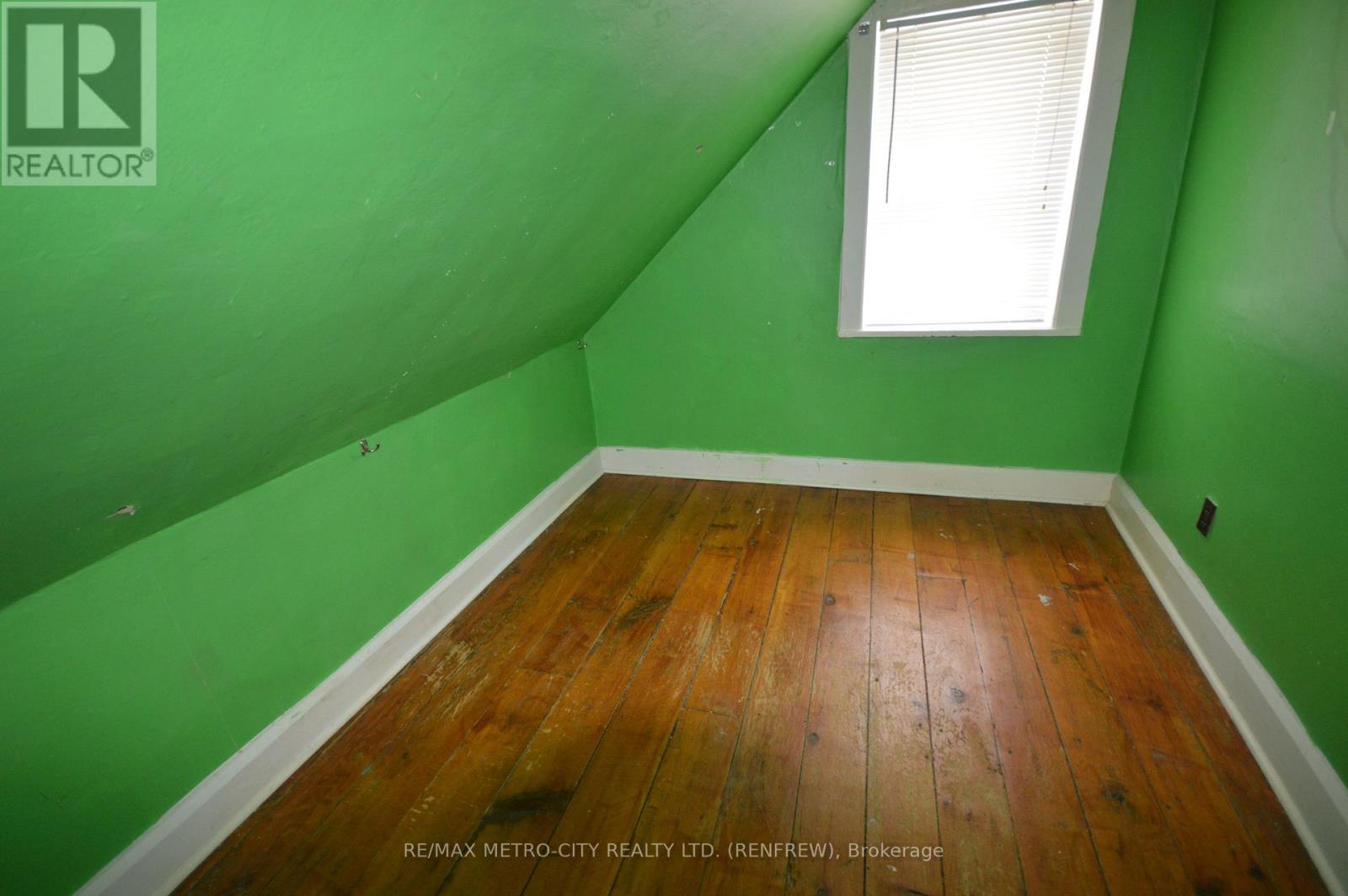 235 Renfrew Avenue W, Renfrew, Ontario  K7V 2Y7 - Photo 10 - X12696112