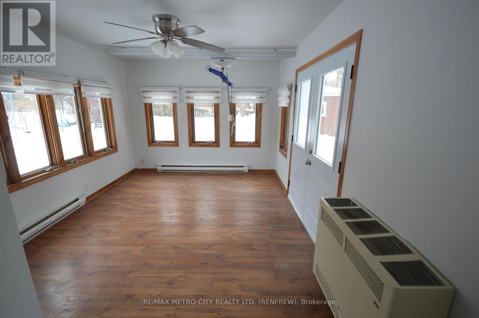 235 Renfrew Avenue W, Renfrew, Ontario  K7V 2Y7 - Photo 4 - X12696112